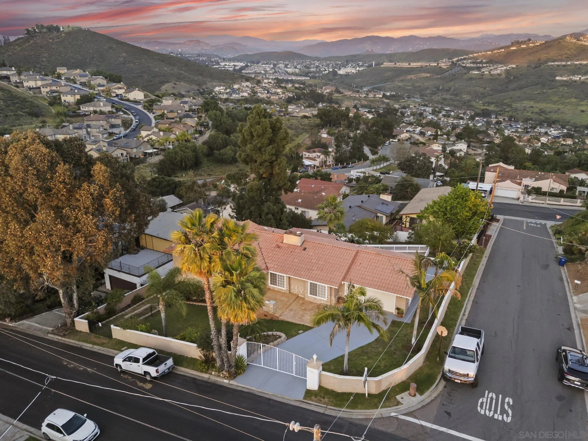 https://cdn.realtyfeed.com/cdn/127/260018135/00b9cc2f28d397ea1785c51362f3e8e2.webp