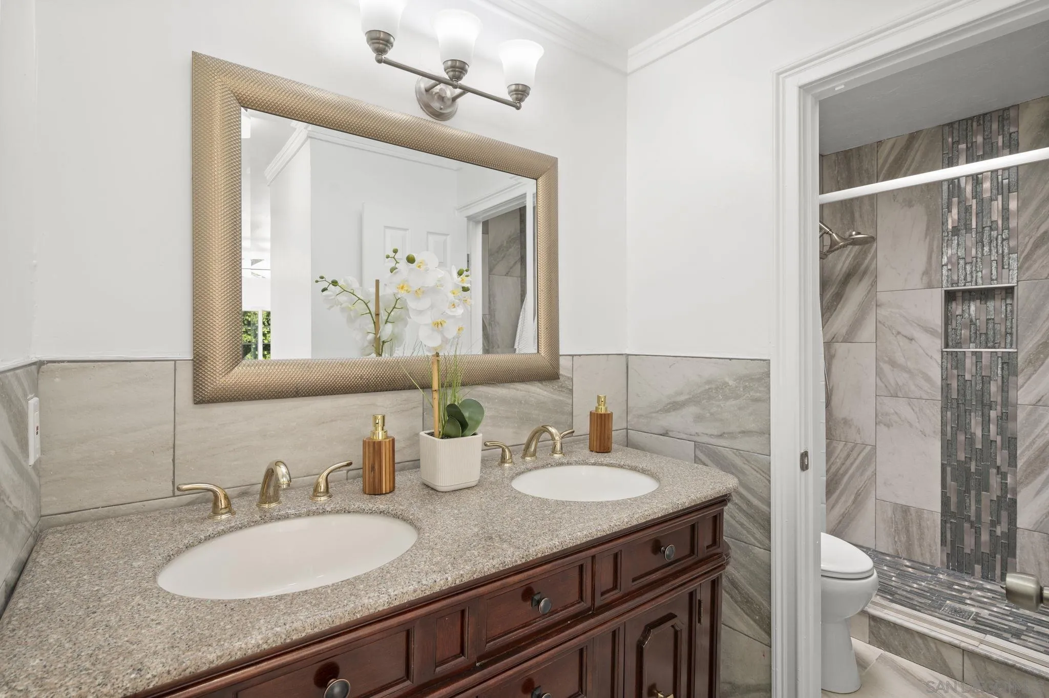 https://cdn.realtyfeed.com/cdn/127/260018135/090c0da4942d331d2be8be2ac48ed05e.webp