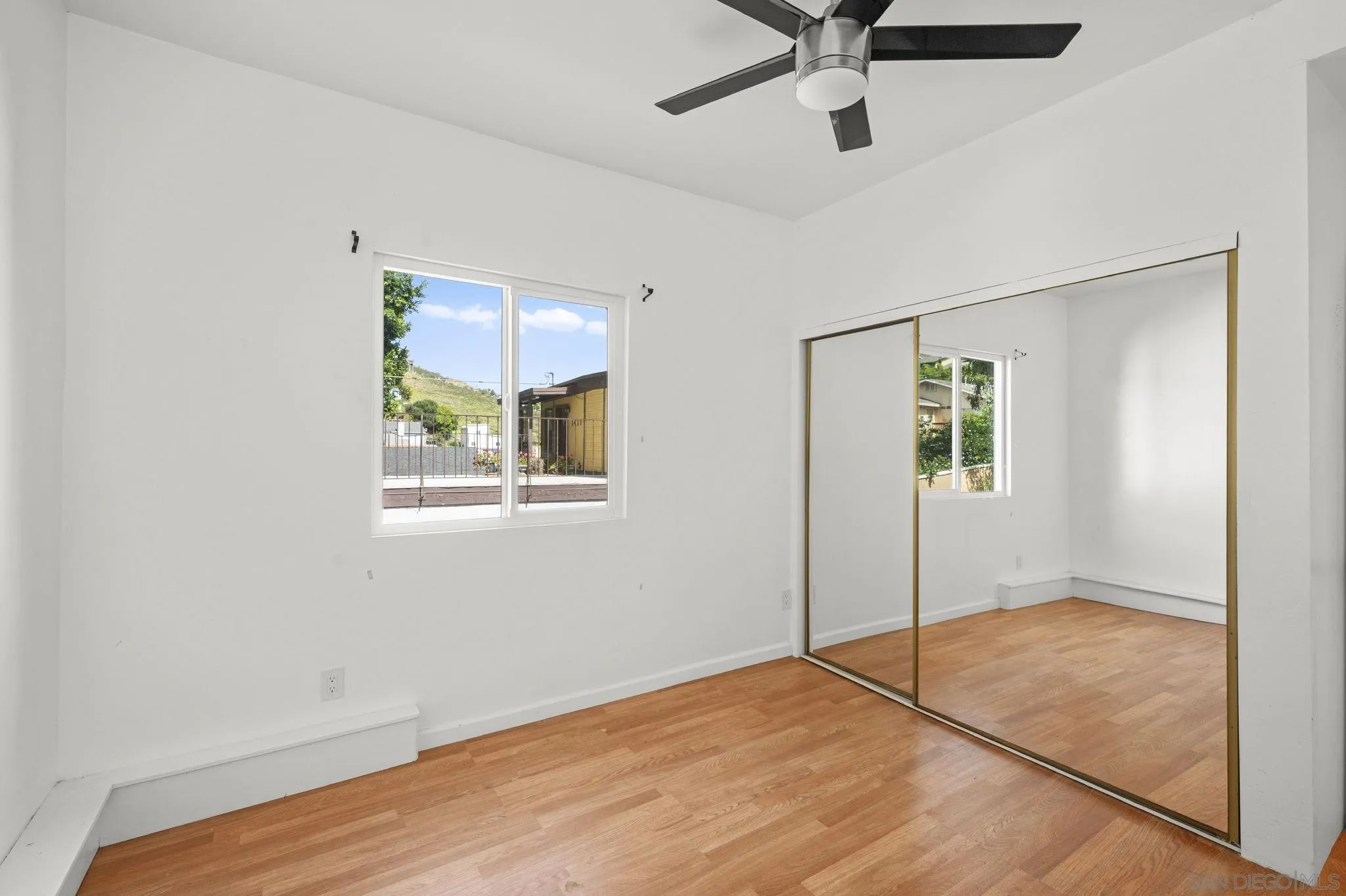 https://cdn.realtyfeed.com/cdn/127/260018135/2d10f0ee7c5314a8618667500204ea6b.webp