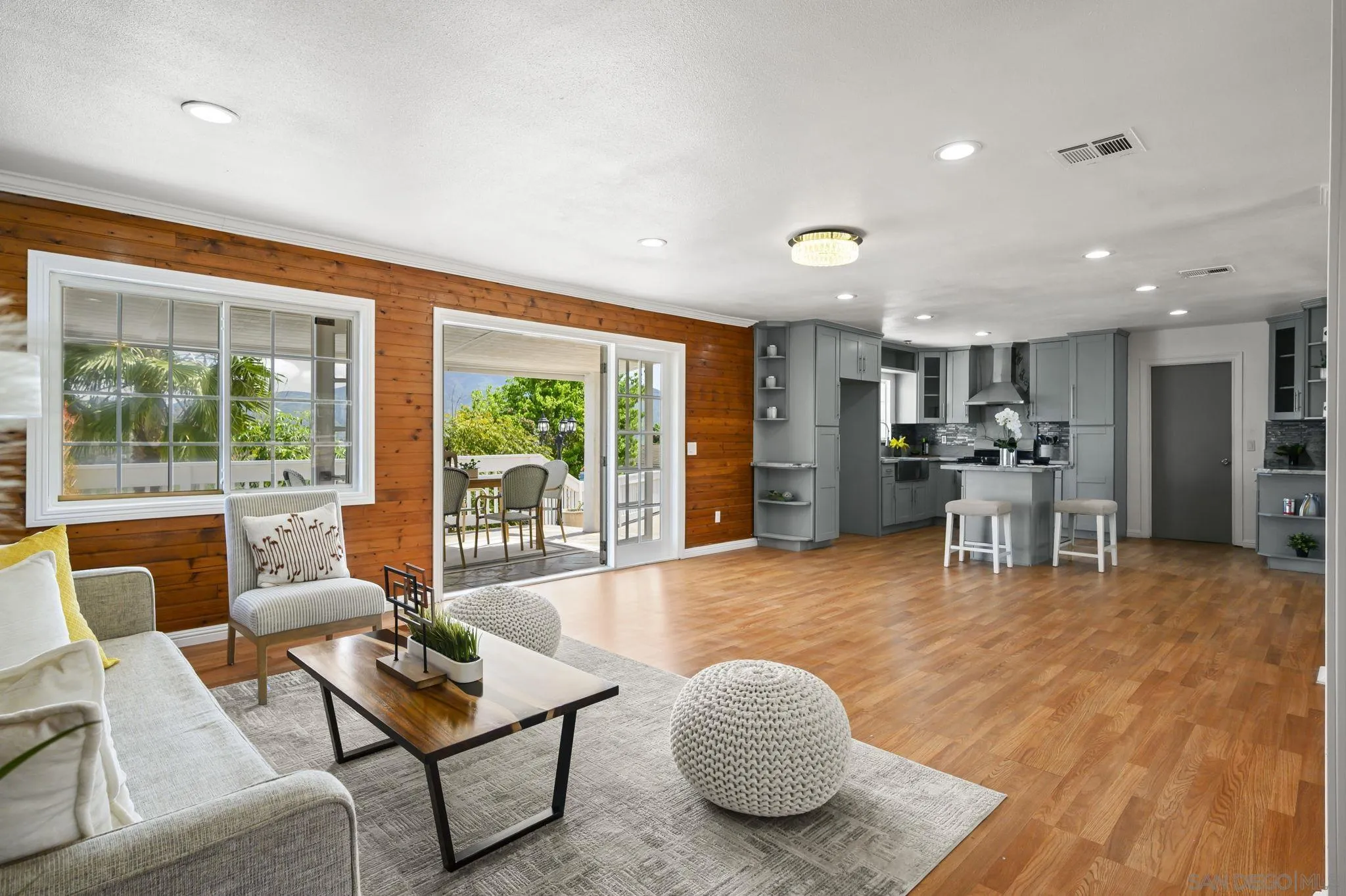 https://cdn.realtyfeed.com/cdn/127/260018135/40e0a60c3a64ed4767ca651675102f6b.webp