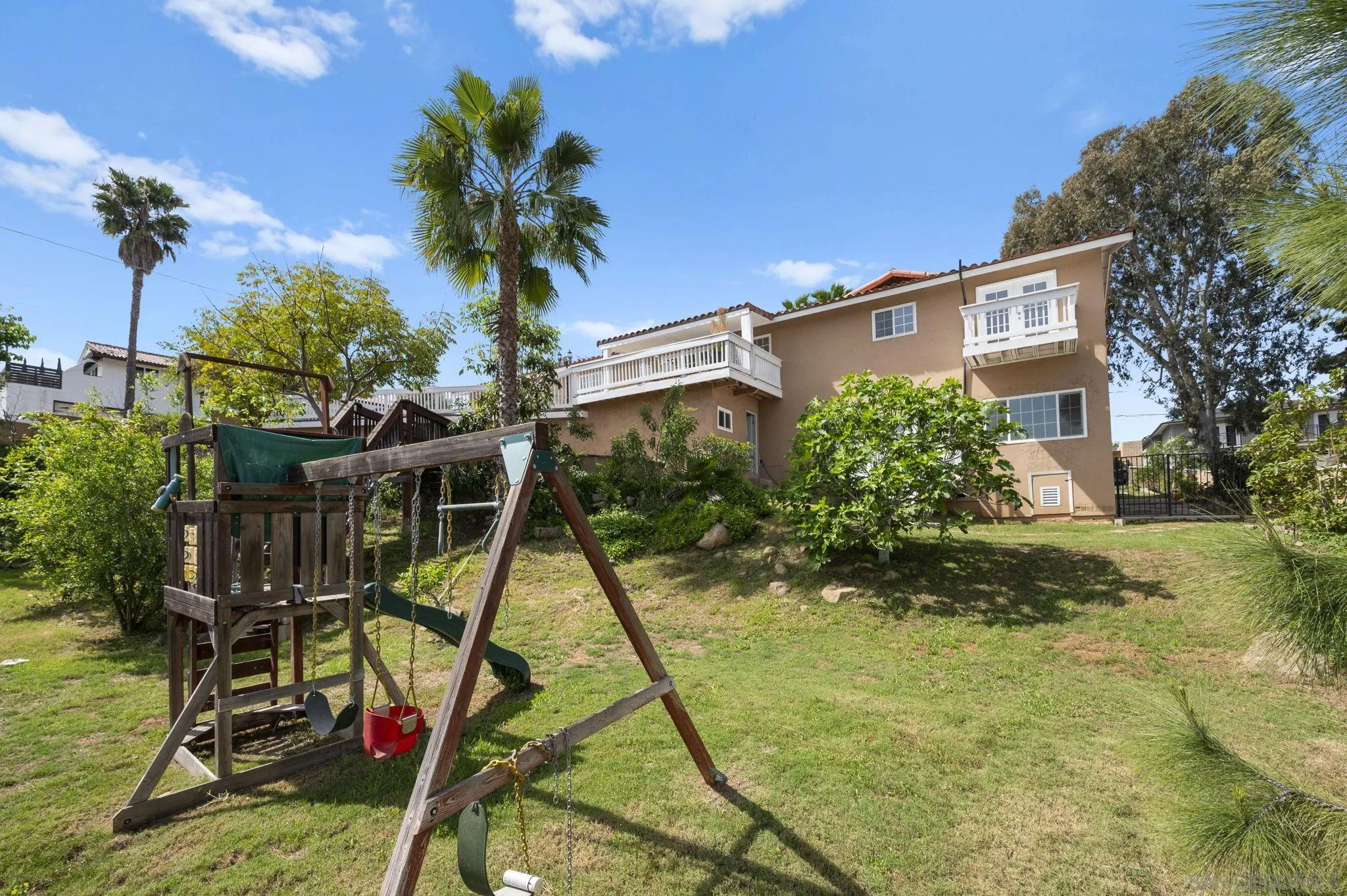 https://cdn.realtyfeed.com/cdn/127/260018135/4bbe5eca4ed987f79d7250624d52b01d.webp