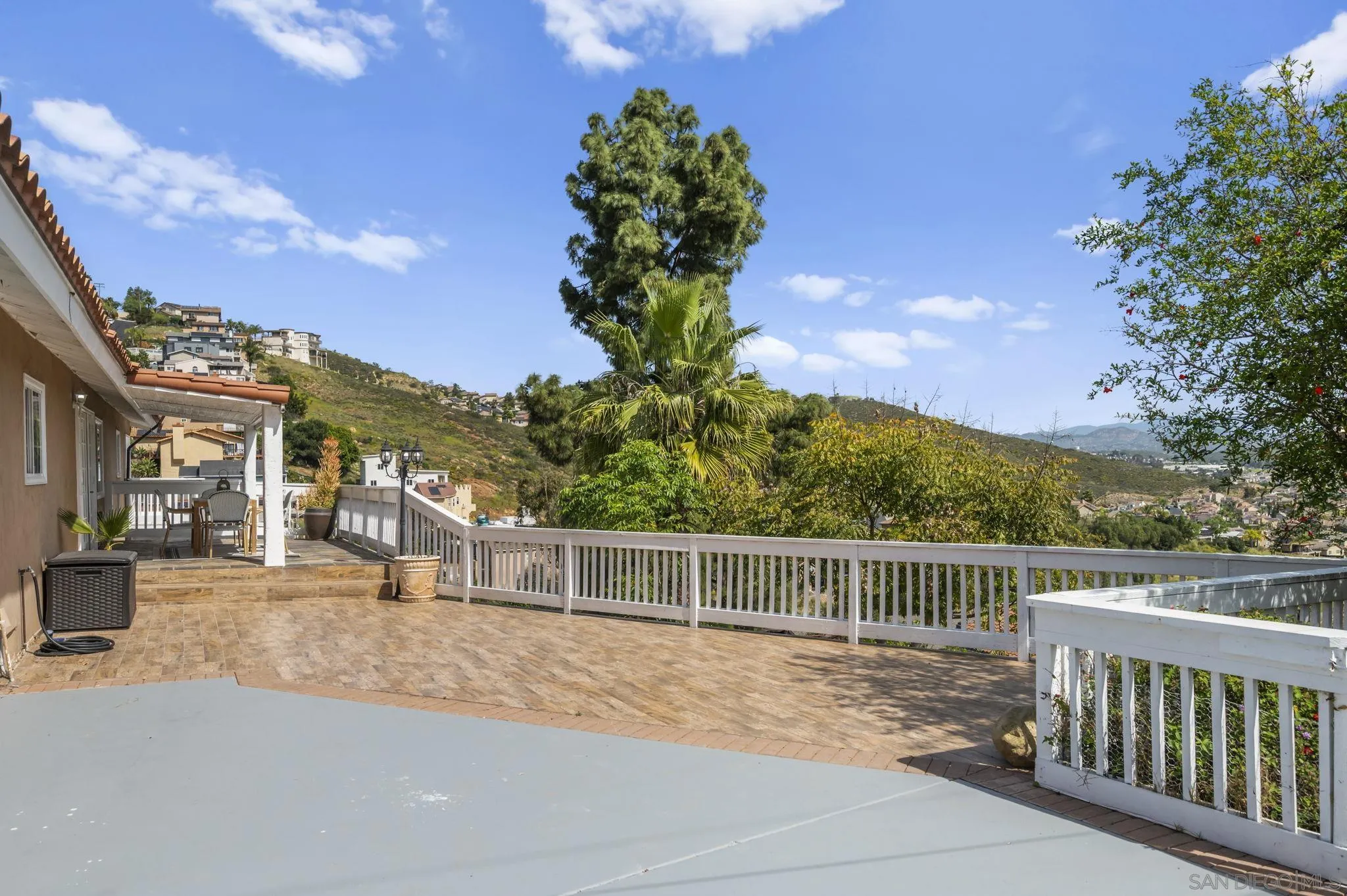 https://cdn.realtyfeed.com/cdn/127/260018135/d8f67ffda24ab5b25408a418c72fd2ef.webp