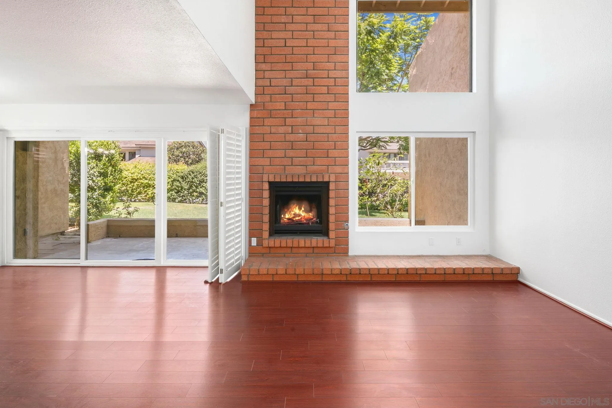 https://cdn.realtyfeed.com/cdn/127/260018136/57d1d0660626a0f25e61ea1b3383e1aa.webp