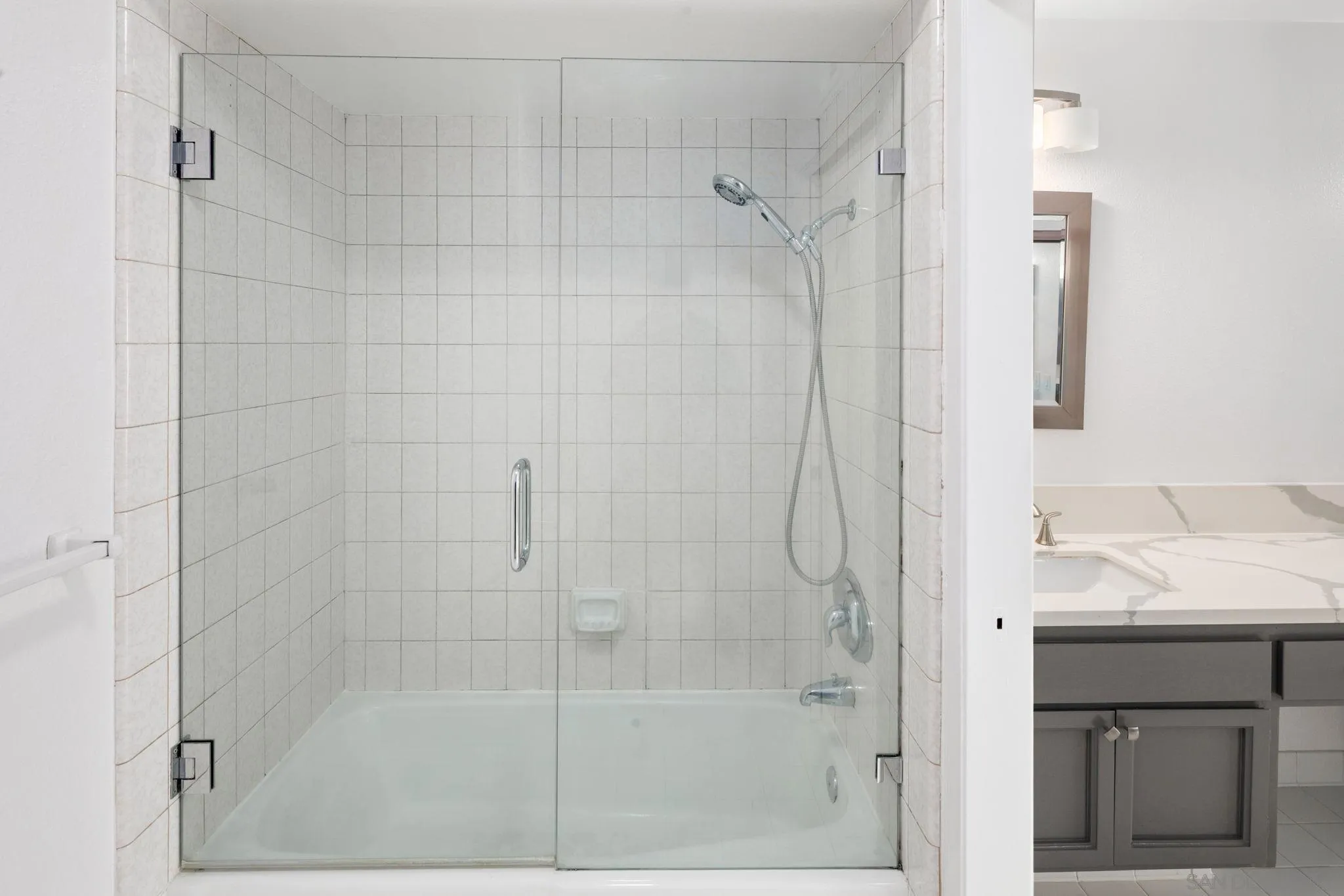 https://cdn.realtyfeed.com/cdn/127/260018136/7f75e5688a63a155bbd0f01de2f140b2.webp