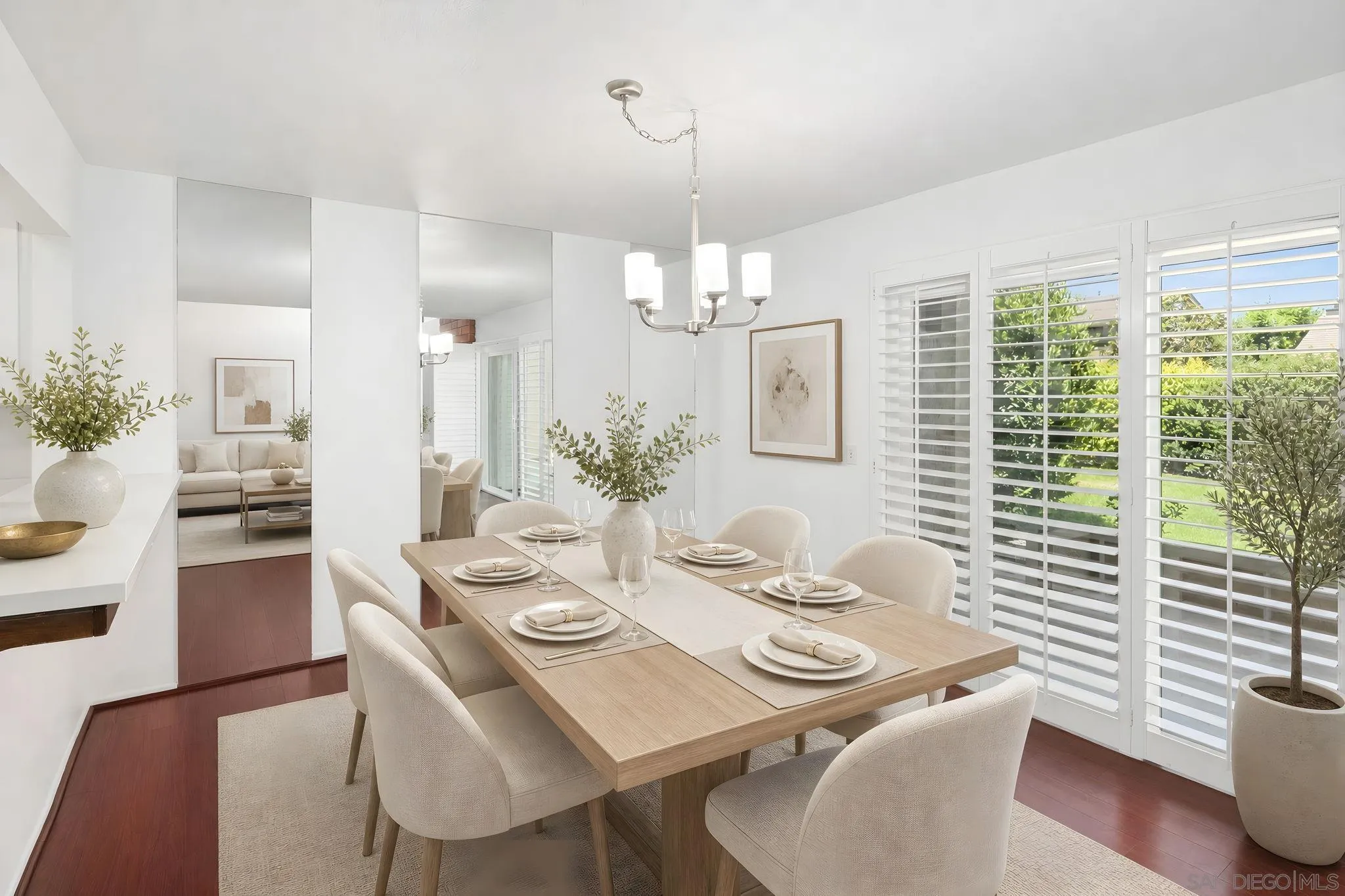 https://cdn.realtyfeed.com/cdn/127/260018136/9e32b4ecd46c1e41b9b972a854193872.webp