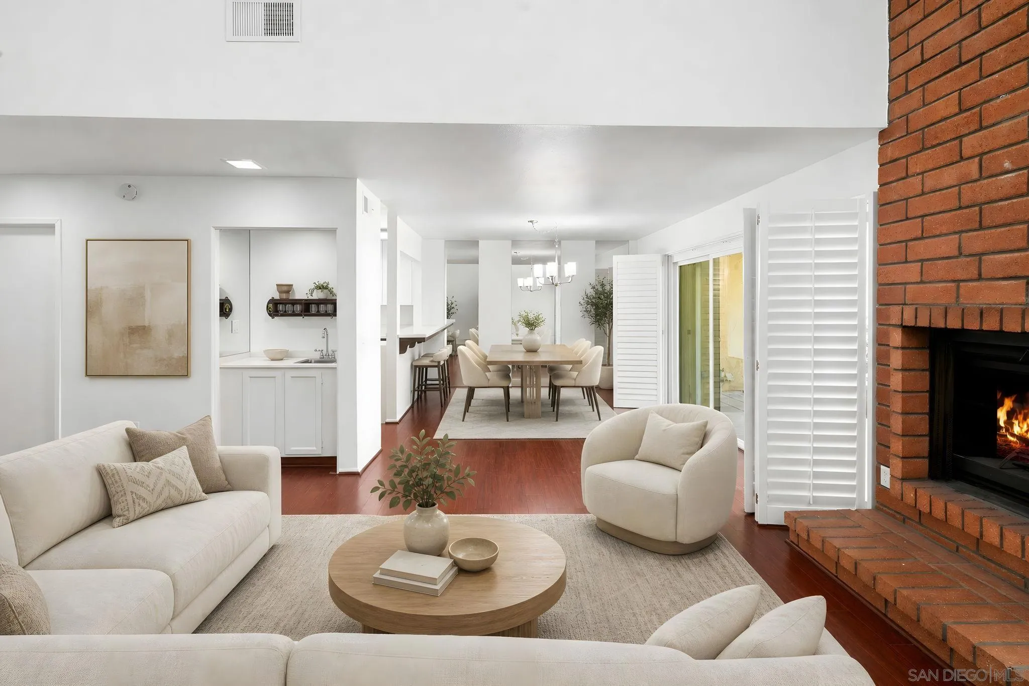 https://cdn.realtyfeed.com/cdn/127/260018136/b6b3e7fdb54b8fef8a72477b909c0ff5.webp