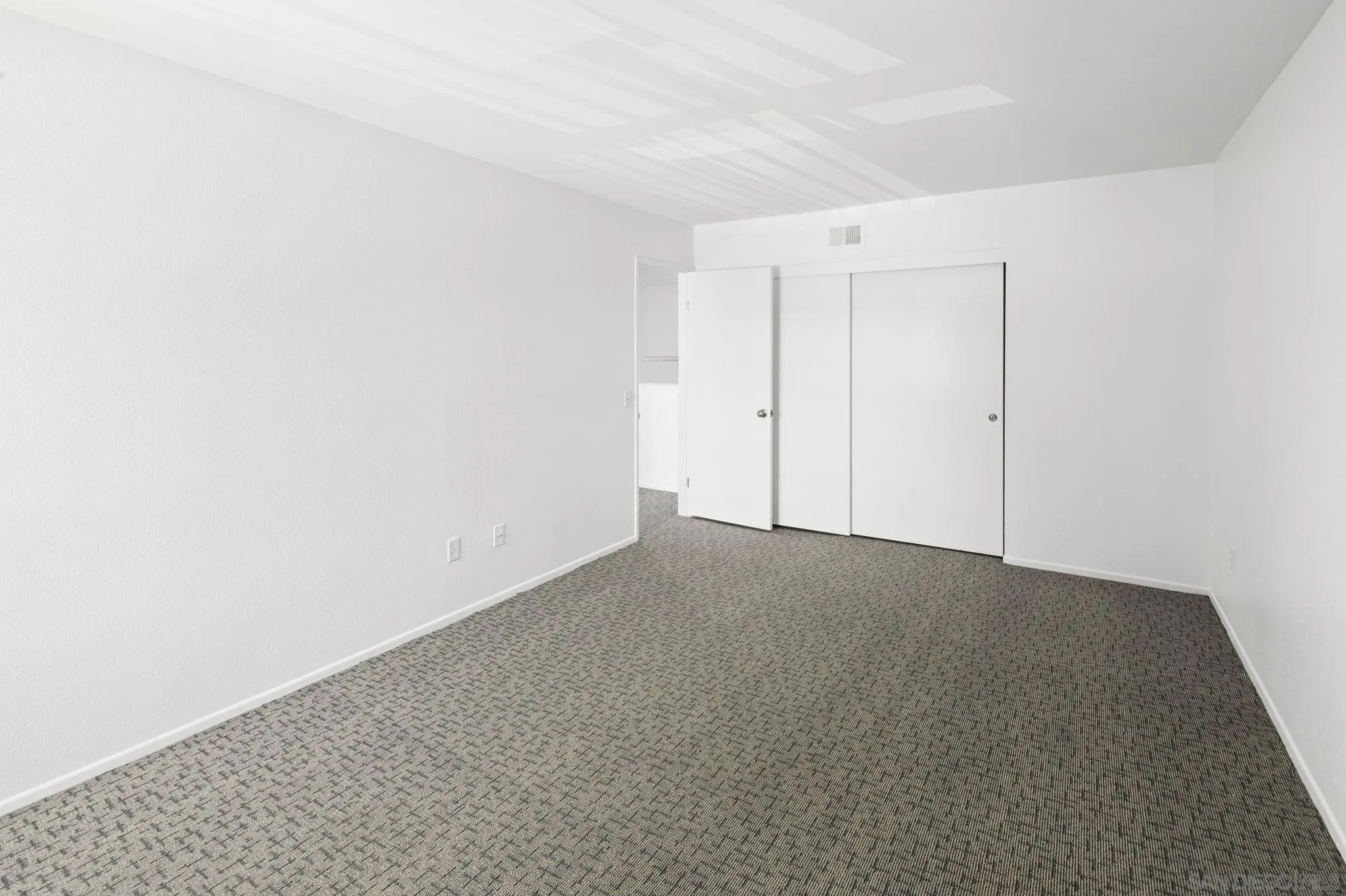 https://cdn.realtyfeed.com/cdn/127/260018136/cbad83b39c5411c7817a0461e2a0b6b2.webp