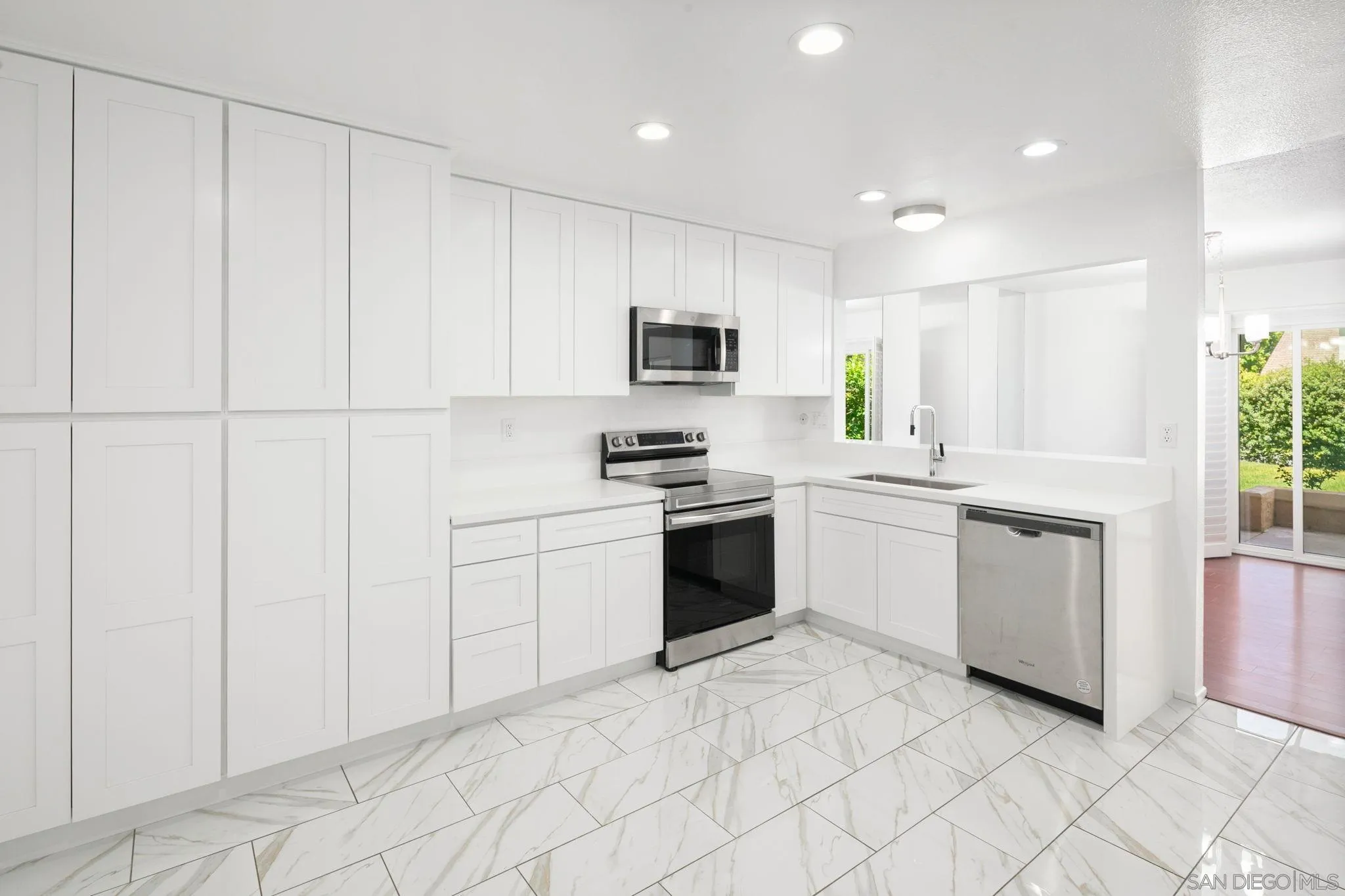 https://cdn.realtyfeed.com/cdn/127/260018136/d2b335bf7f23030c06c970426ade6c97.webp