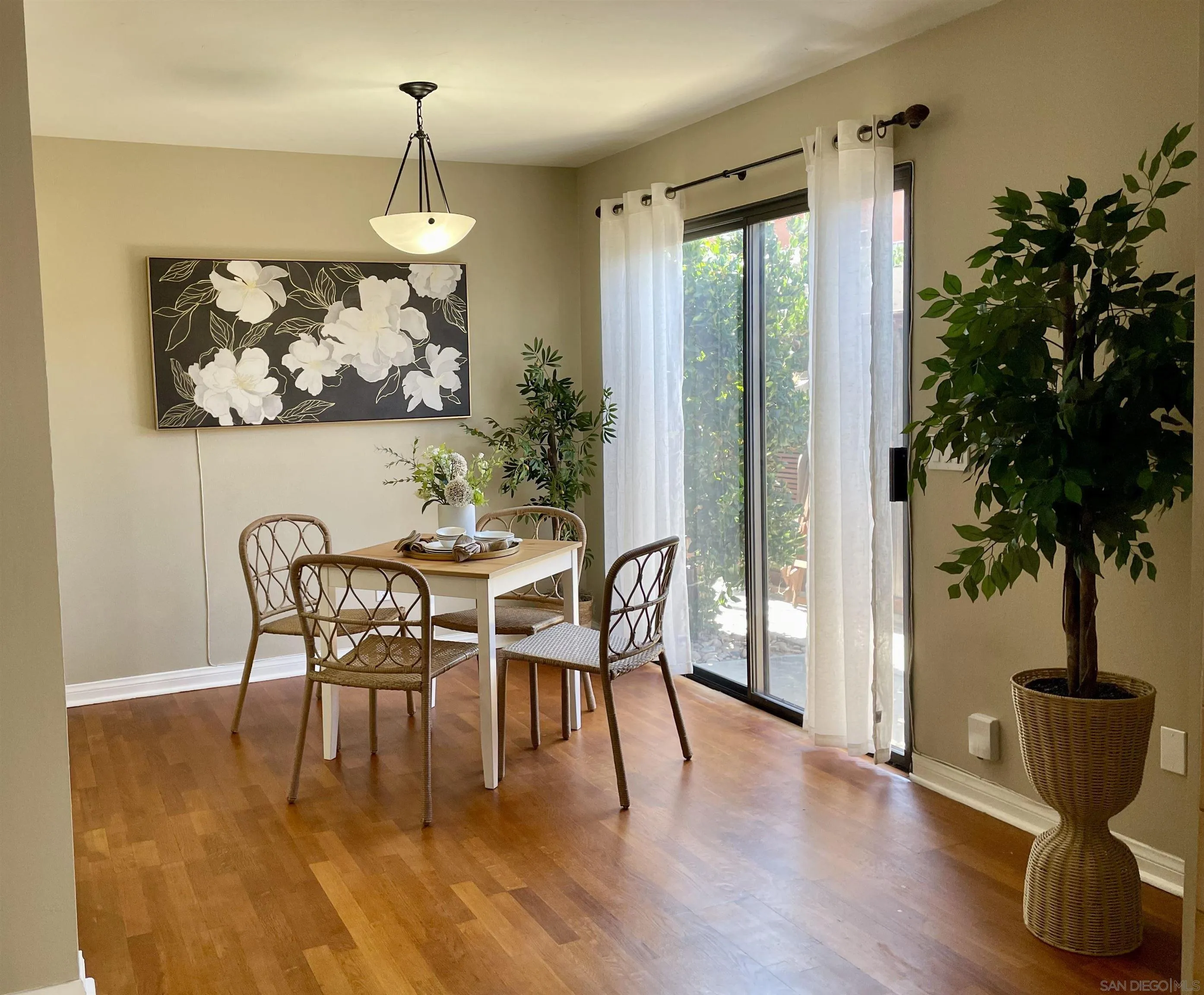 https://cdn.realtyfeed.com/cdn/127/260018146/6824dafb95ff6d06f0b063b07ff4ea81.webp