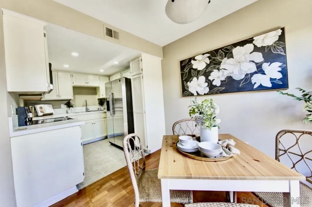 https://cdn.realtyfeed.com/cdn/127/260018146/f79fe54334659b4d2adf7ef5baa461a6.webp