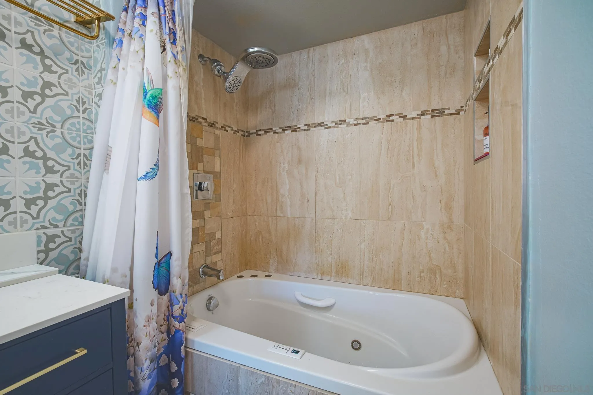 https://cdn.realtyfeed.com/cdn/127/260018149/4b5a98a5645c277bdcc248d0d790dcb1.webp