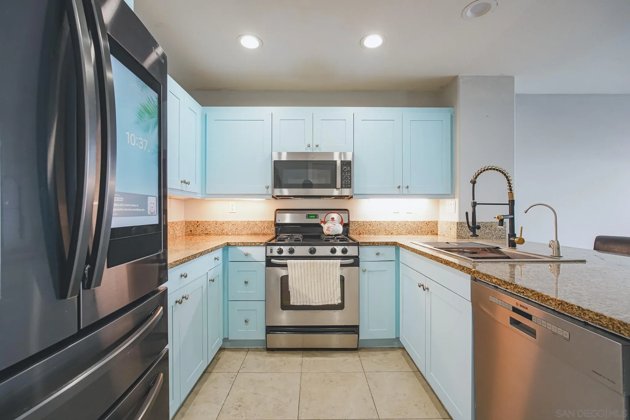 https://cdn.realtyfeed.com/cdn/127/260018149/65313364c53a36f9fa5d45872f61fb43.webp