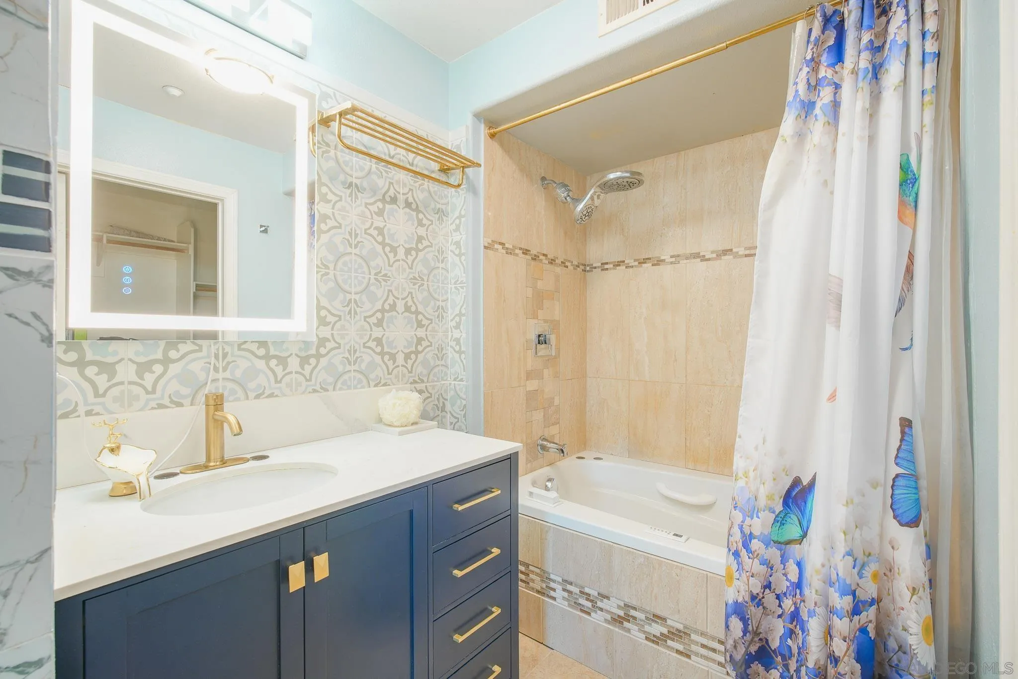 https://cdn.realtyfeed.com/cdn/127/260018149/fed90a99c1033e32e8e9222a2f3e3408.webp