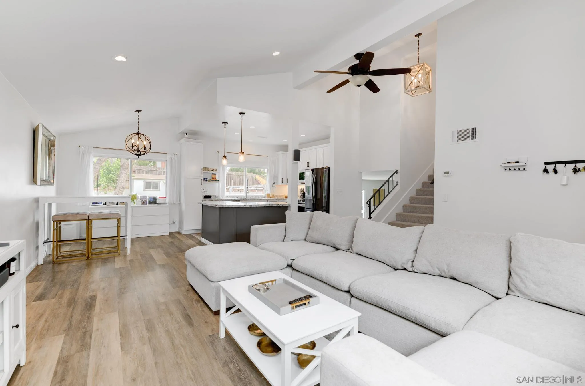 https://cdn.realtyfeed.com/cdn/127/260018152/111a169a91abd8b0ac4d11609680c7fe.webp