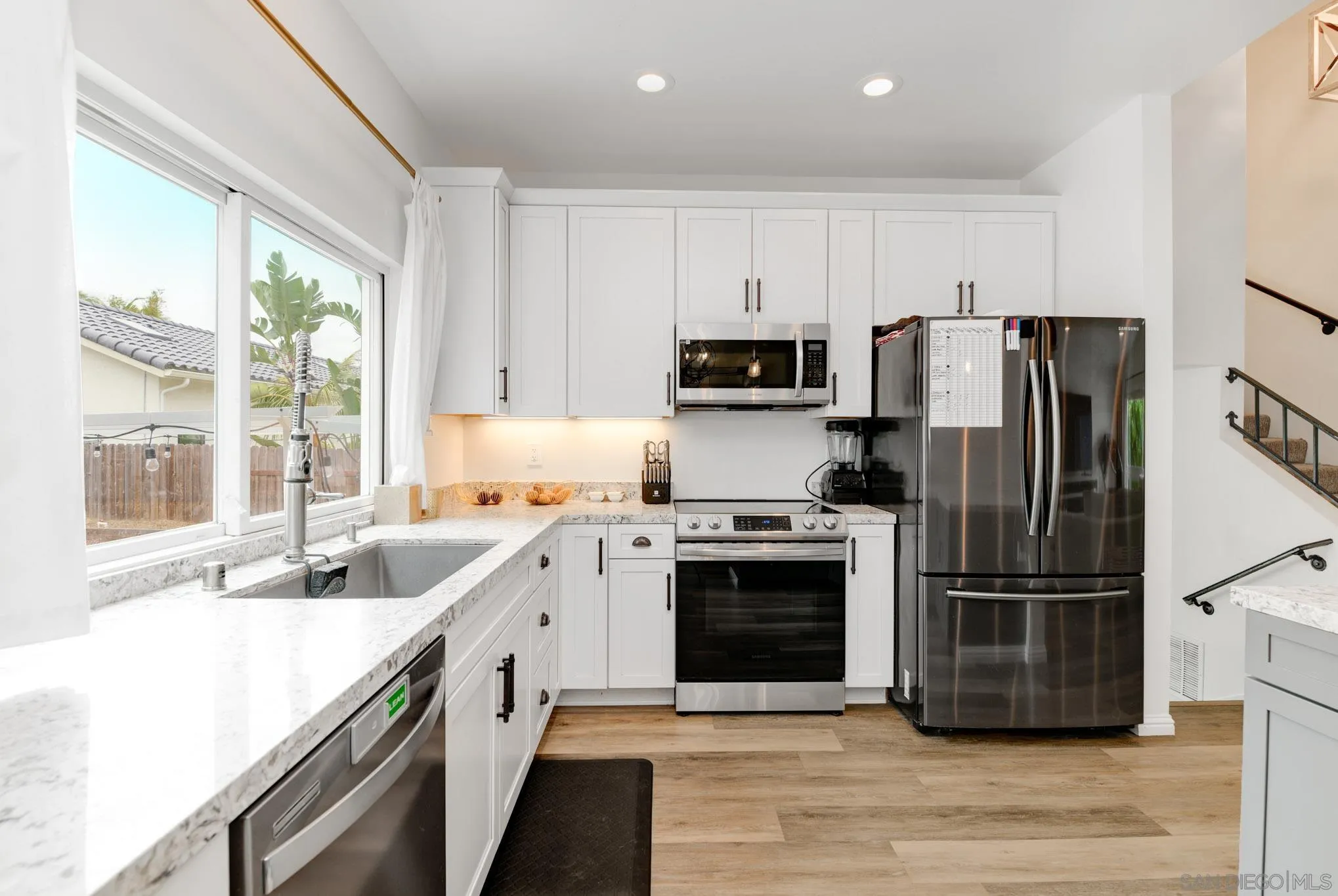 https://cdn.realtyfeed.com/cdn/127/260018152/75dcf896ef0d0e5e1057a3cf372510fb.webp
