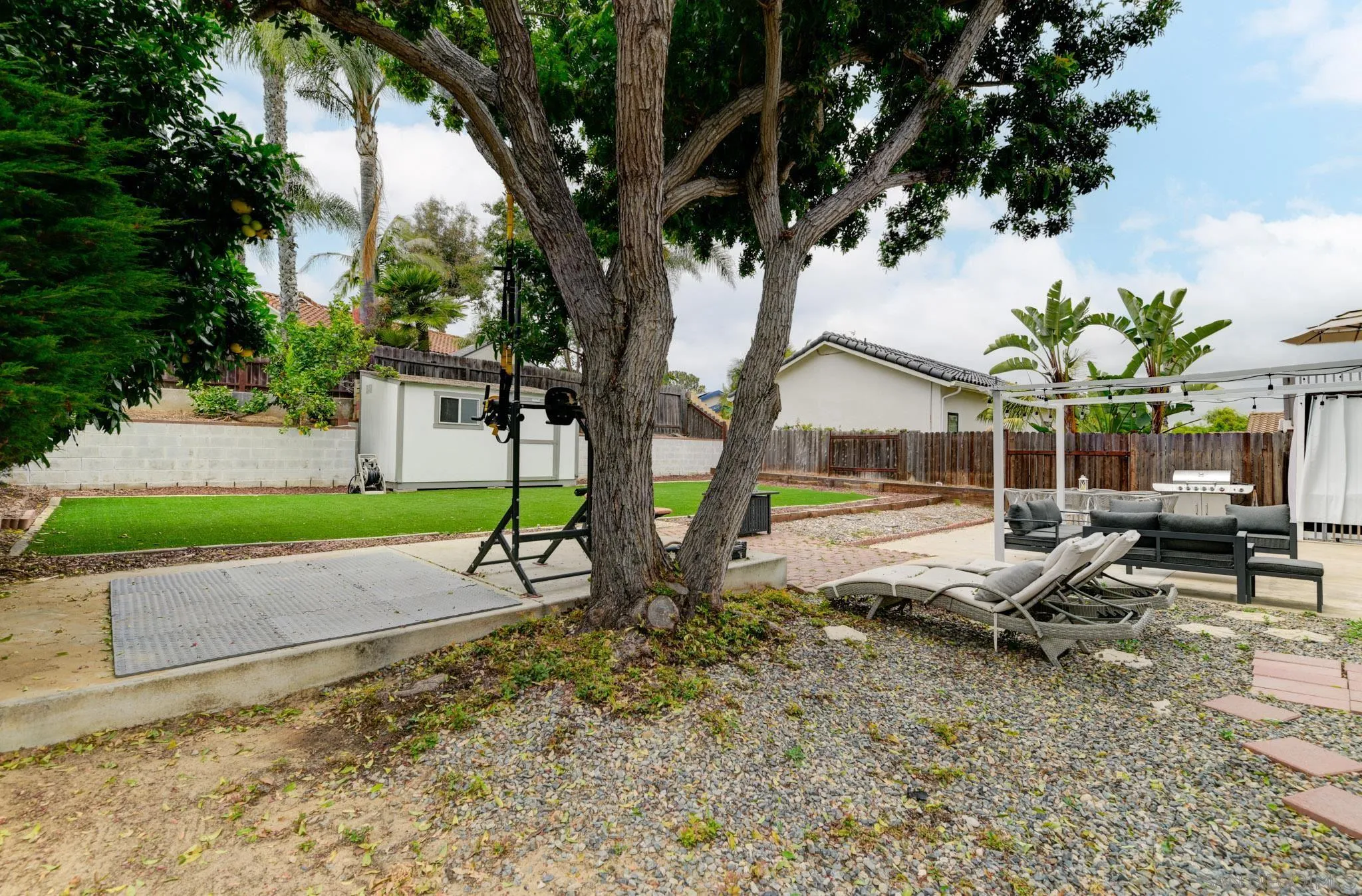 https://cdn.realtyfeed.com/cdn/127/260018152/ab510149bd0ced95195cfe7505bc6270.webp