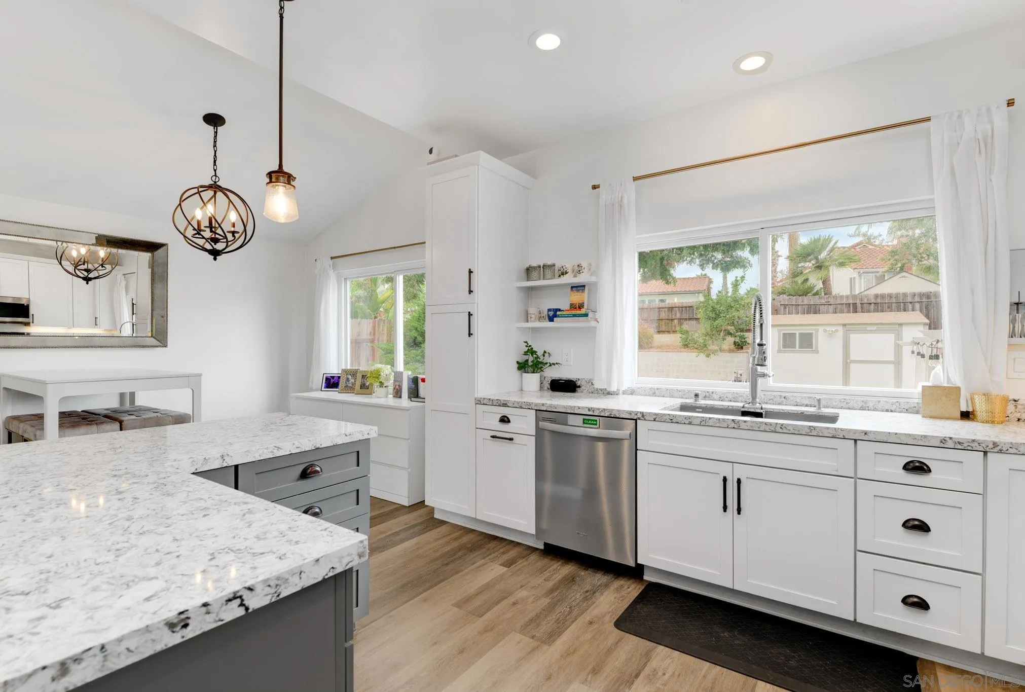 https://cdn.realtyfeed.com/cdn/127/260018152/d5c13ae0c453863ba2f2fea1c8cfc7c5.webp