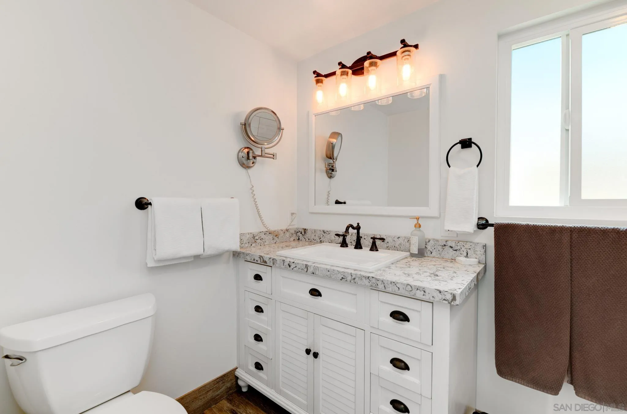 https://cdn.realtyfeed.com/cdn/127/260018152/d68add9265ec231e3cf06799bf933c1b.webp