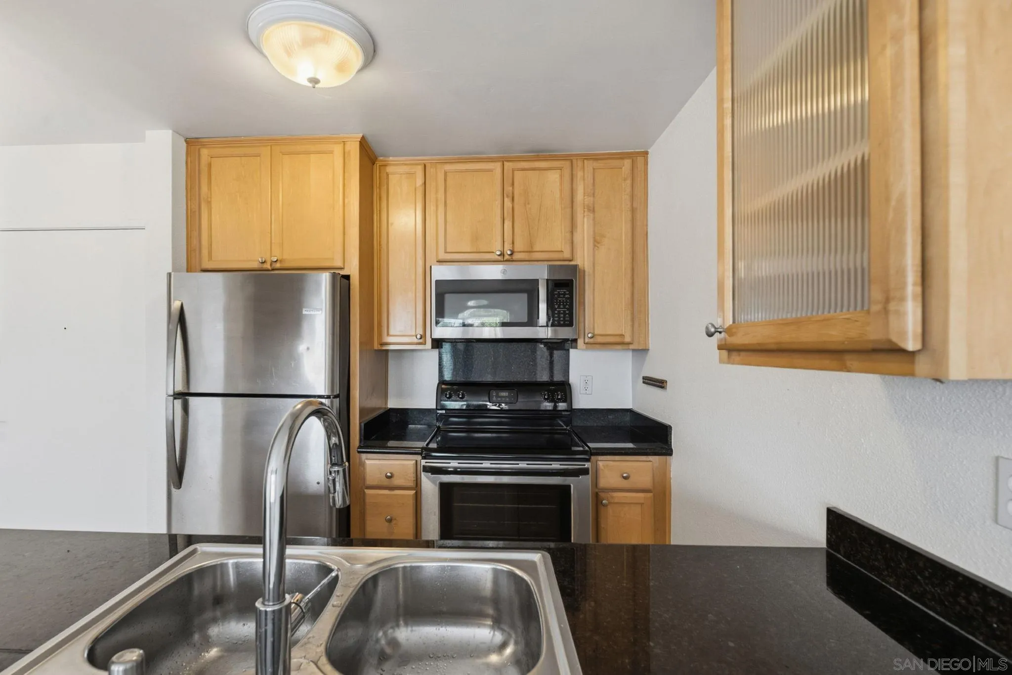 Photo #5: 260018154 Listing: Photo #5