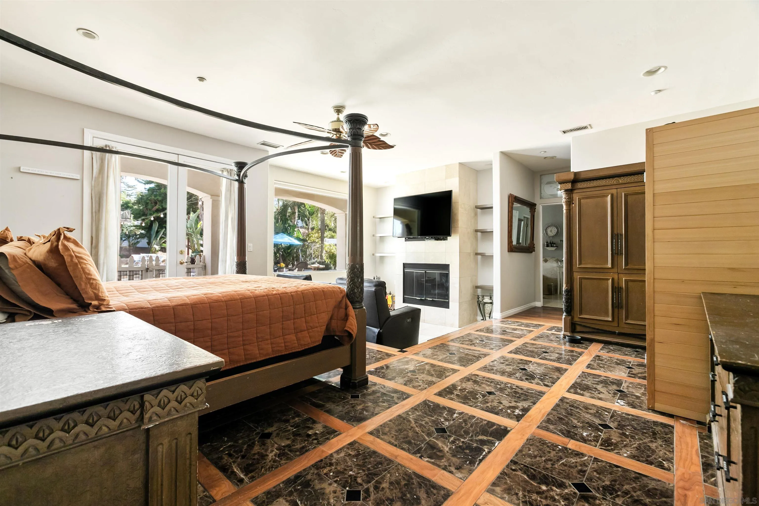 https://cdn.realtyfeed.com/cdn/127/260018159/2a758b4e751b840c6714b7820bf1a9ee.webp