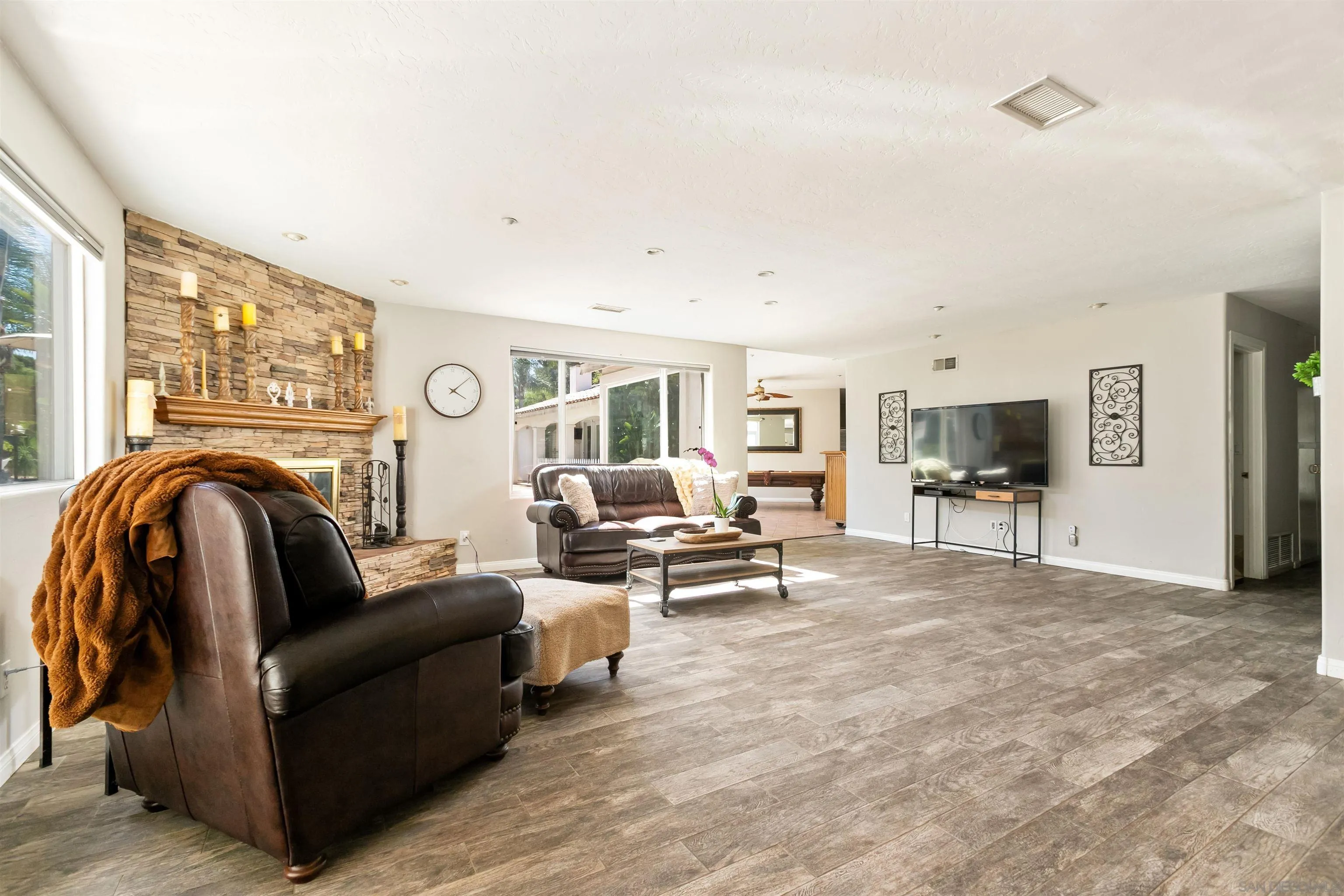 https://cdn.realtyfeed.com/cdn/127/260018159/8d16d670ee02c03acf94aacd0ba7132a.webp