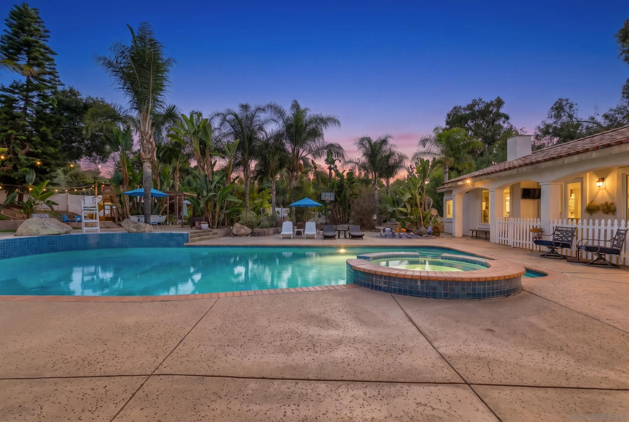 https://cdn.realtyfeed.com/cdn/127/260018159/9a2f2c60efc43e9bdb4037d371a248d7.webp