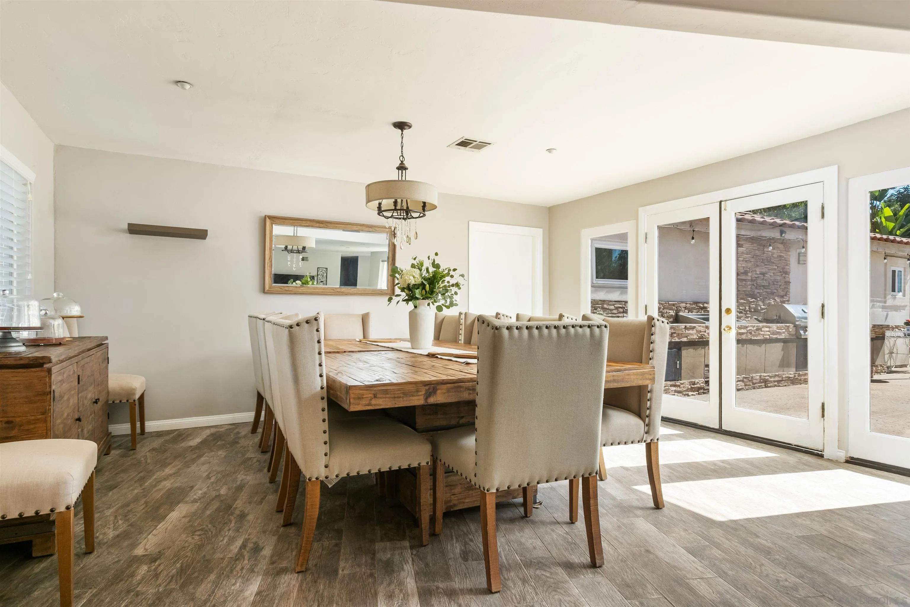 https://cdn.realtyfeed.com/cdn/127/260018159/cd20b880625255c7e374e63dde74bcfa.webp