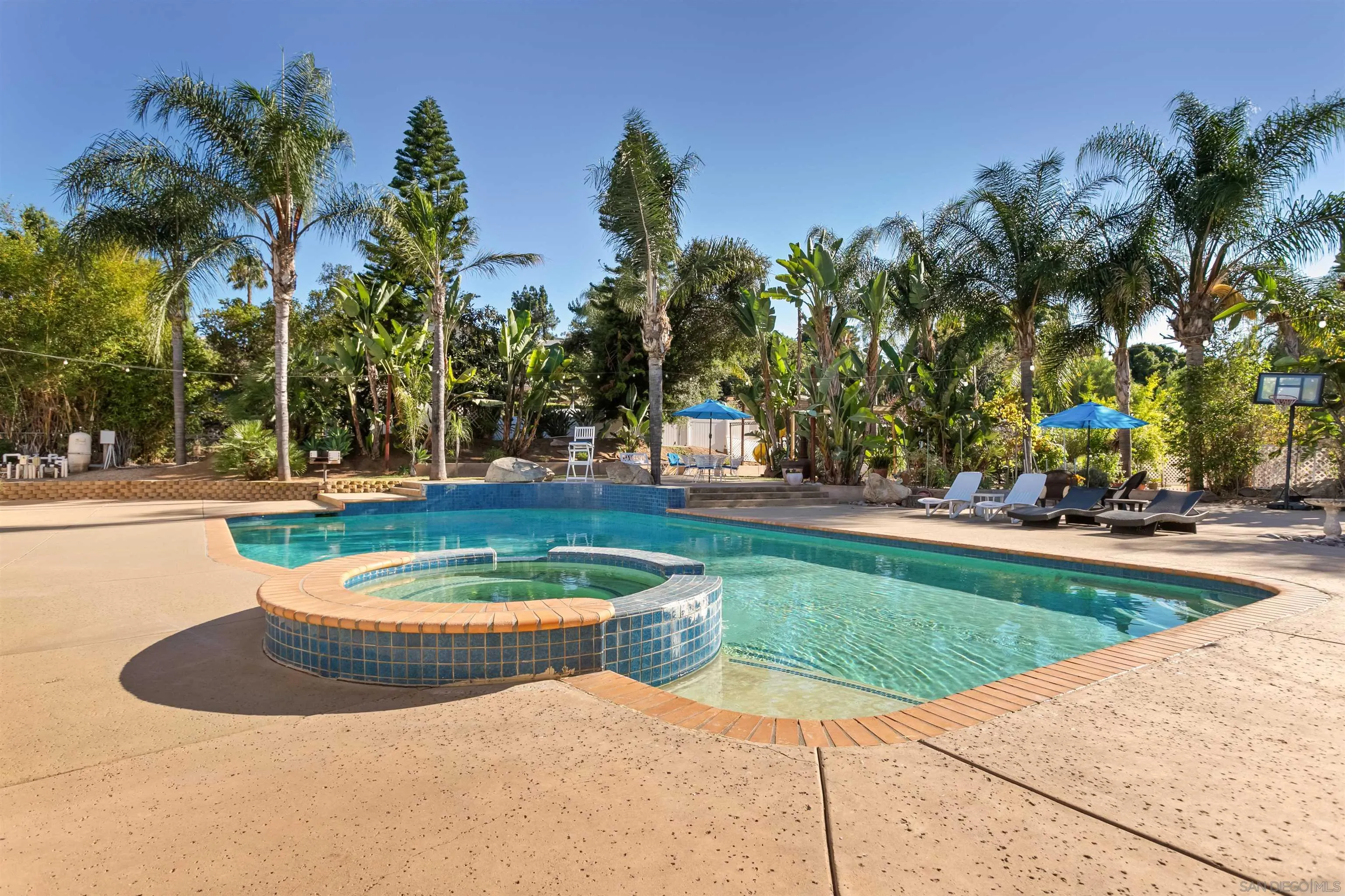 https://cdn.realtyfeed.com/cdn/127/260018159/fd3e7d8777ecf5a2f9b972e84a0e24f8.webp