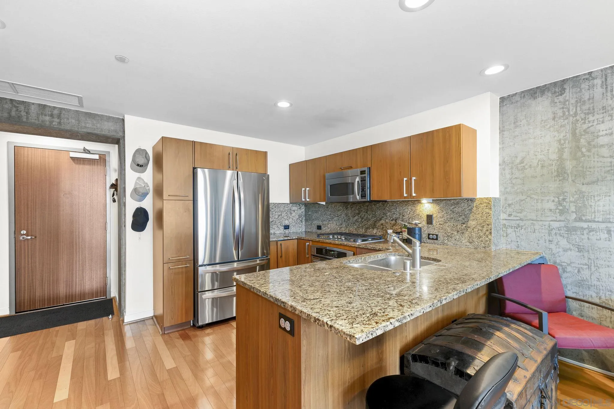 Photo #3: 260018165 Listing: Photo #3