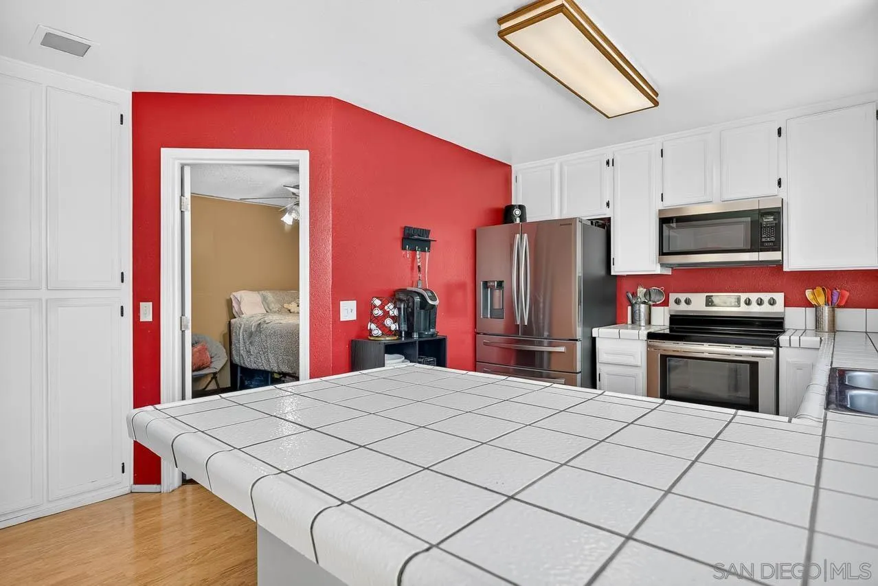 https://cdn.realtyfeed.com/cdn/127/260018167/b25d81927084b2b7b83d992000476bc5.webp