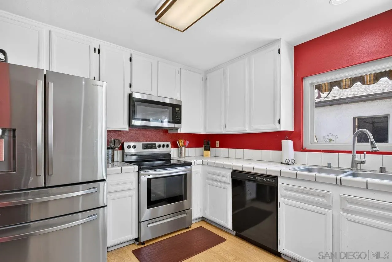 https://cdn.realtyfeed.com/cdn/127/260018167/d800d65fc9d0d0f97cc0a0c9a20c8fda.webp