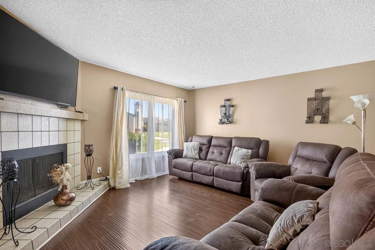 https://cdn.realtyfeed.com/cdn/127/260018167/e3215a22797f5f98ec2aa63f4945bfc9.webp