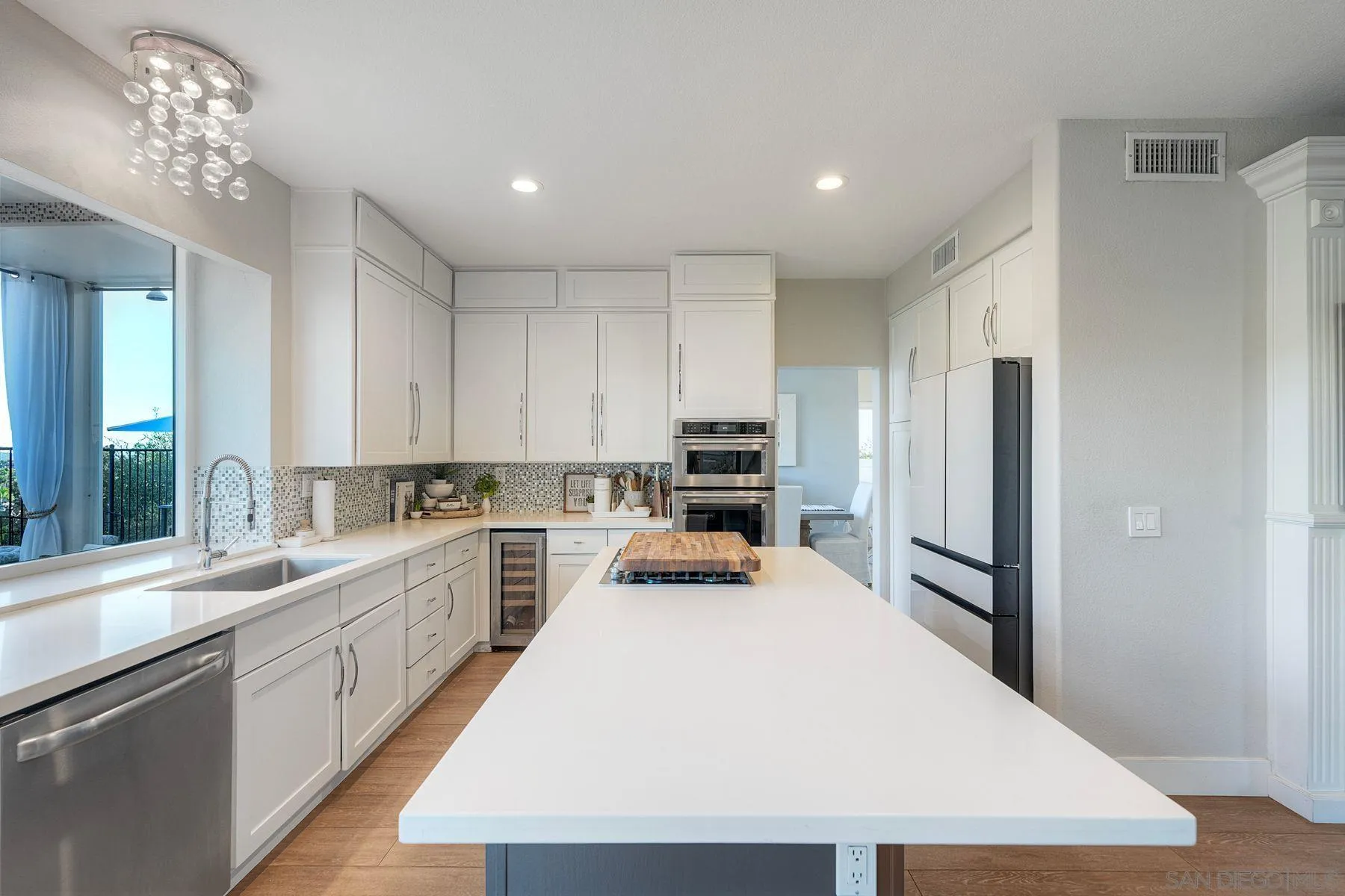 https://cdn.realtyfeed.com/cdn/127/260018168/71361c410eba227172d79c027cb2e533.webp