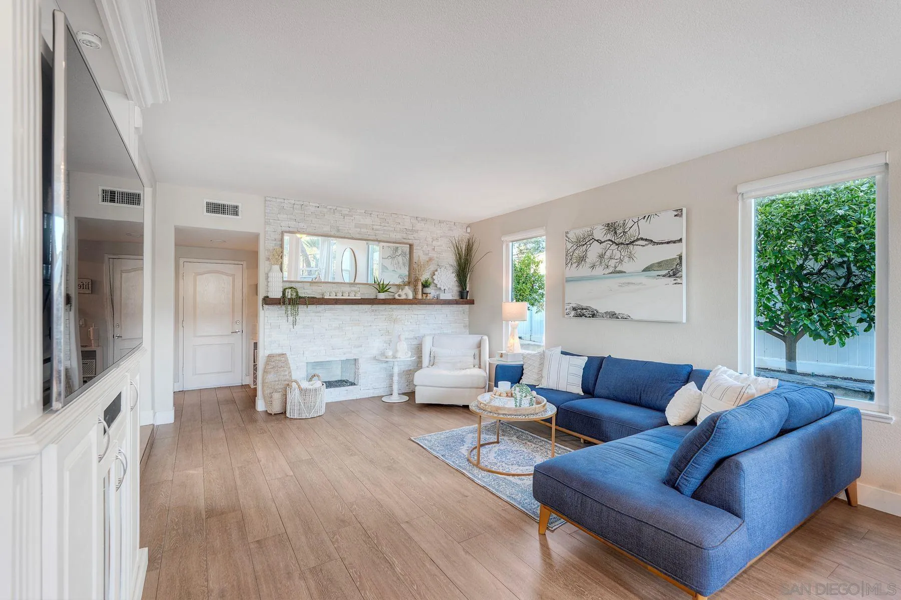 https://cdn.realtyfeed.com/cdn/127/260018168/c5e8c72ccb4bfb47636a707f9bd0d93d.webp