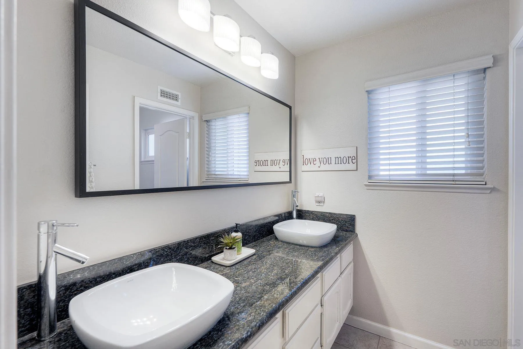 https://cdn.realtyfeed.com/cdn/127/260018168/dd6be2f7421c0957f1a351d0113e827a.webp