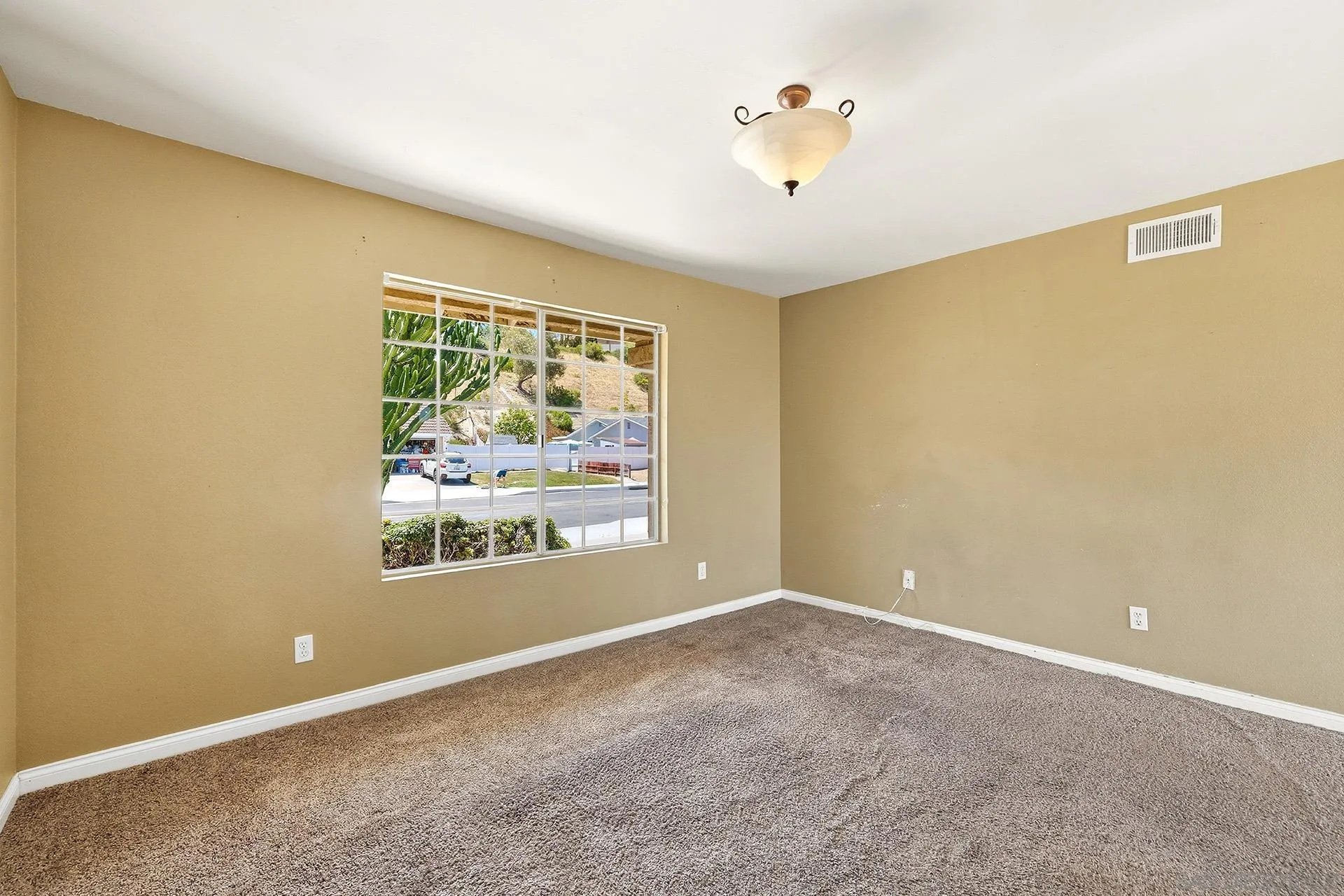 https://cdn.realtyfeed.com/cdn/127/260018170/10fd799b0bfad42dbc39dd9d14f07587.webp