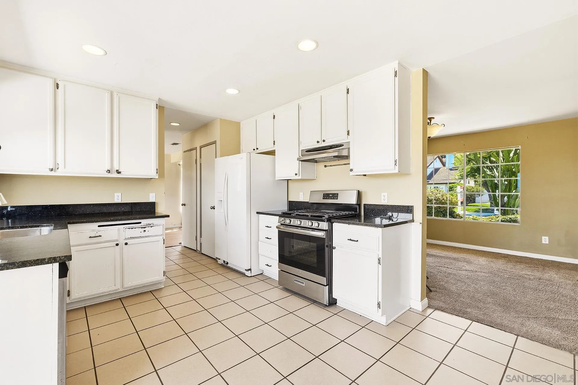 https://cdn.realtyfeed.com/cdn/127/260018170/5f92f339b2ee9489a85acff259095966.webp