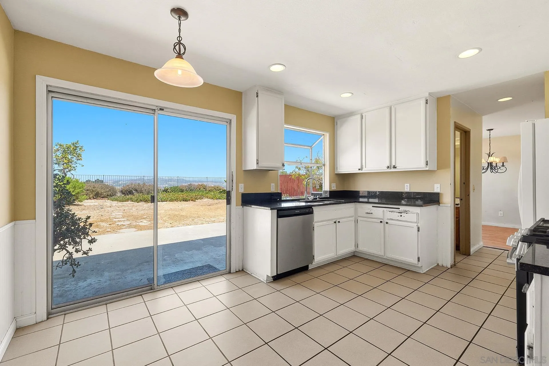 https://cdn.realtyfeed.com/cdn/127/260018170/7d7828d0a9b8b8eaf1e7eff4d775ada7.webp