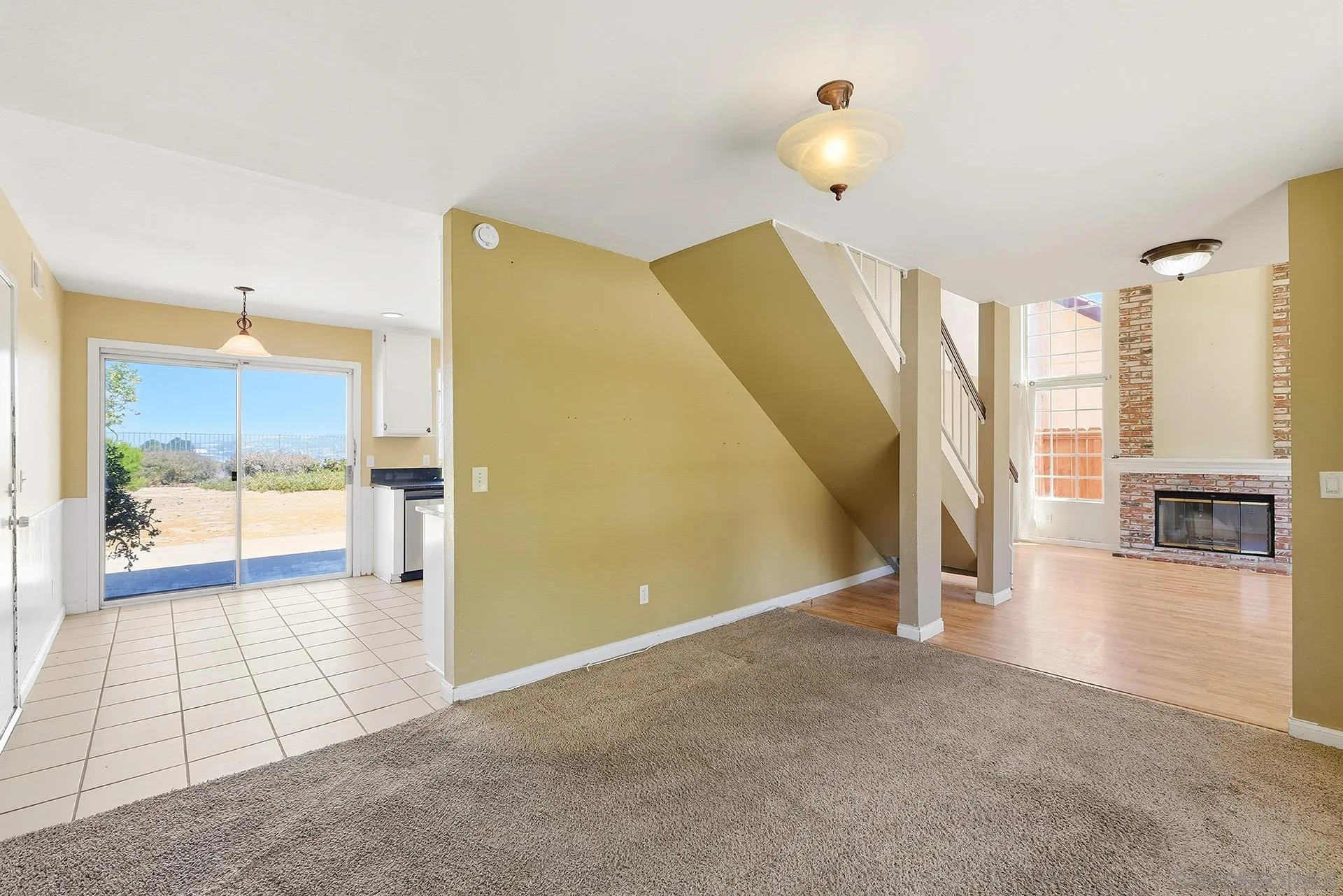 https://cdn.realtyfeed.com/cdn/127/260018170/d9011efb26651879753f358b04ea9914.webp