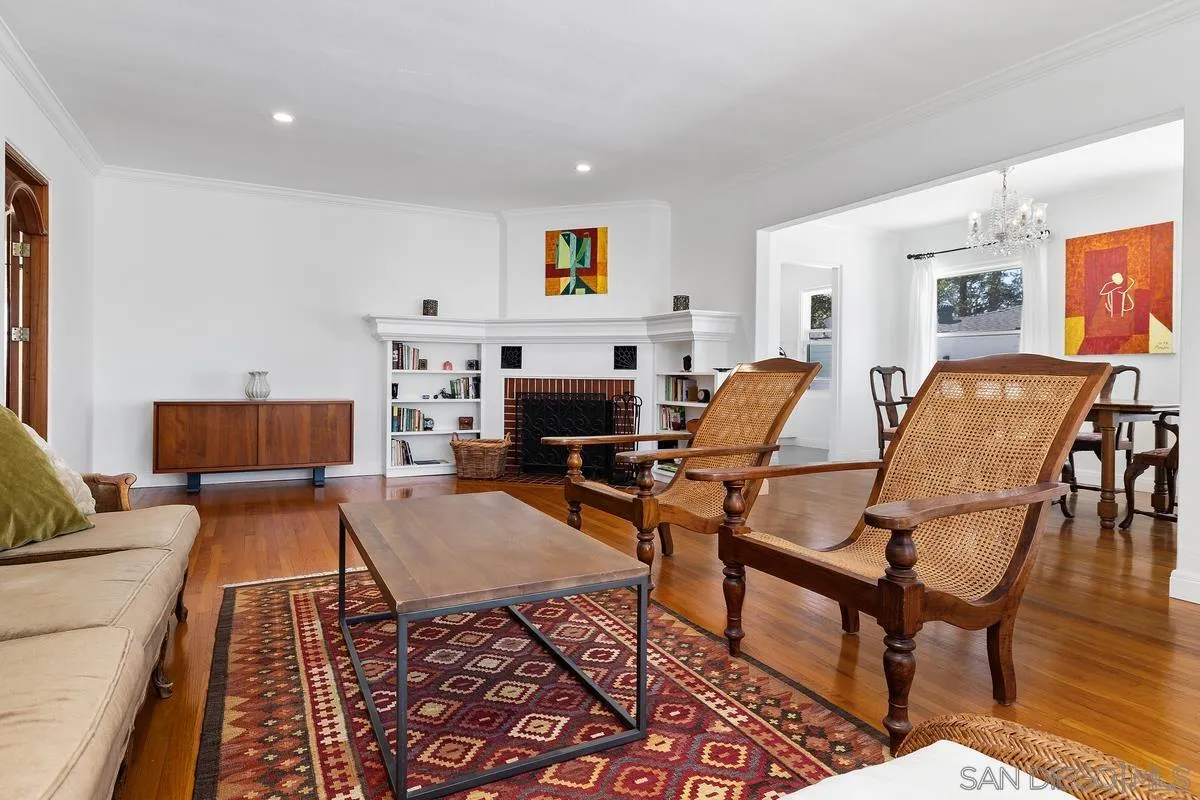 https://cdn.realtyfeed.com/cdn/127/260018175/2bfe2442062523cf8da26e841a936dbc.webp