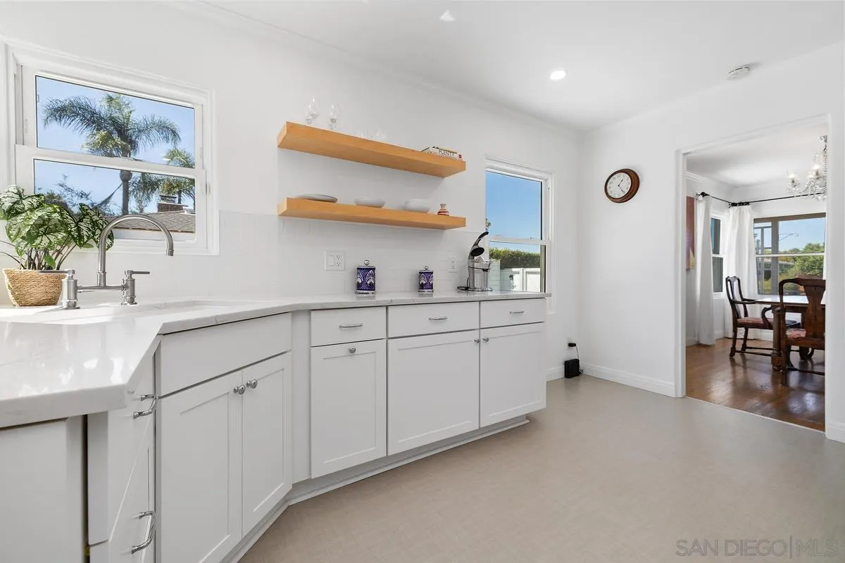 https://cdn.realtyfeed.com/cdn/127/260018175/ba4d17a9b847ebf207ad94e03a2464fd.webp