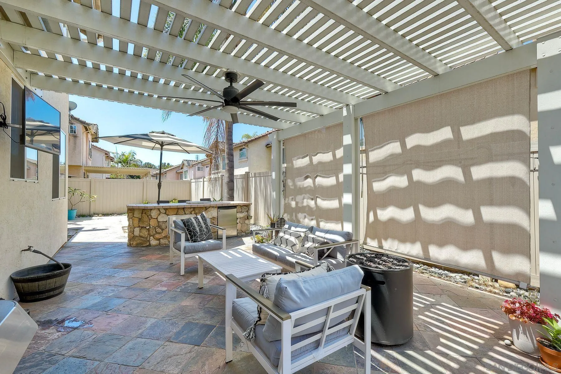 https://cdn.realtyfeed.com/cdn/127/260018176/2ed514dbf499337224f165640ab1077d.webp