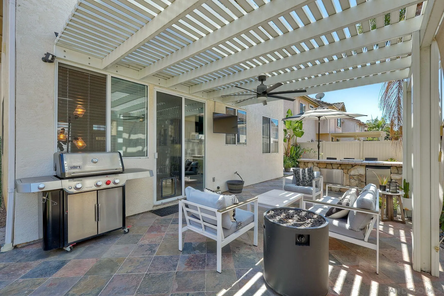 https://cdn.realtyfeed.com/cdn/127/260018176/40be41df4dbbbe010b4847cbb198c50a.webp