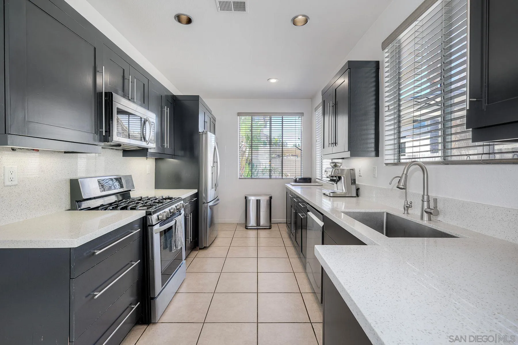 https://cdn.realtyfeed.com/cdn/127/260018176/539ad18a965f374a4fc86144d25a05c2.webp