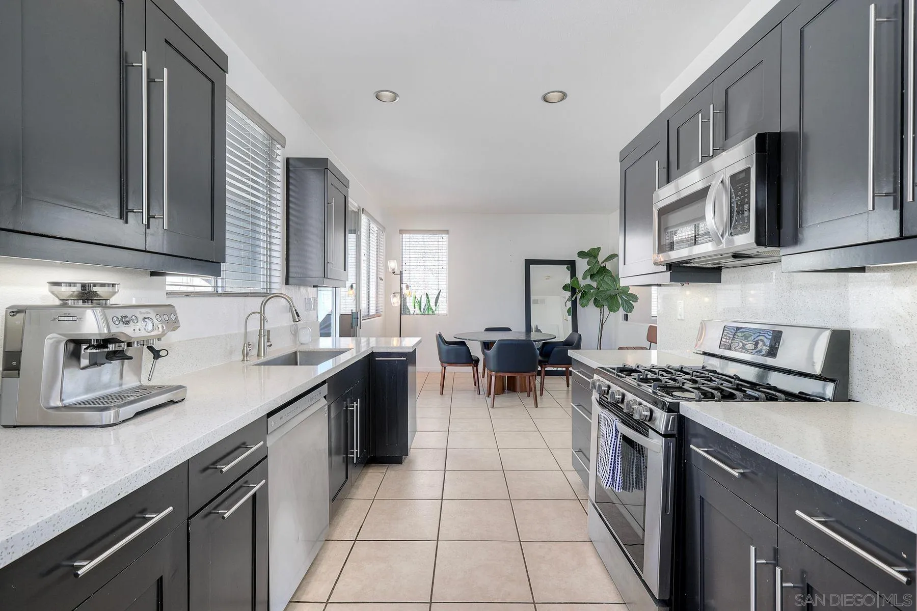 https://cdn.realtyfeed.com/cdn/127/260018176/624c0720861bb8472b47a5a27f5f4711.webp