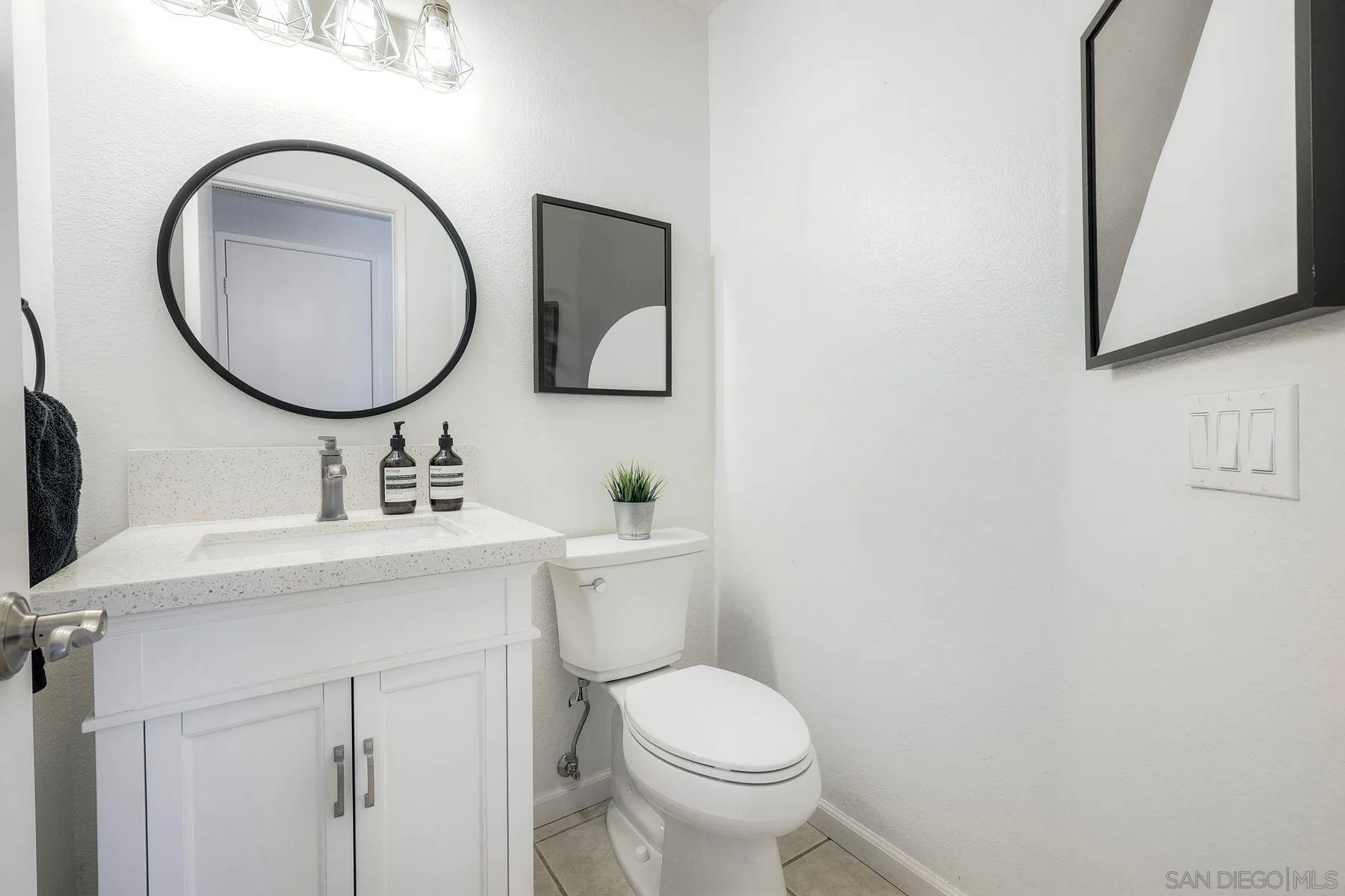 https://cdn.realtyfeed.com/cdn/127/260018176/8aa3c0850f8c46567de9cc8a82b62069.webp