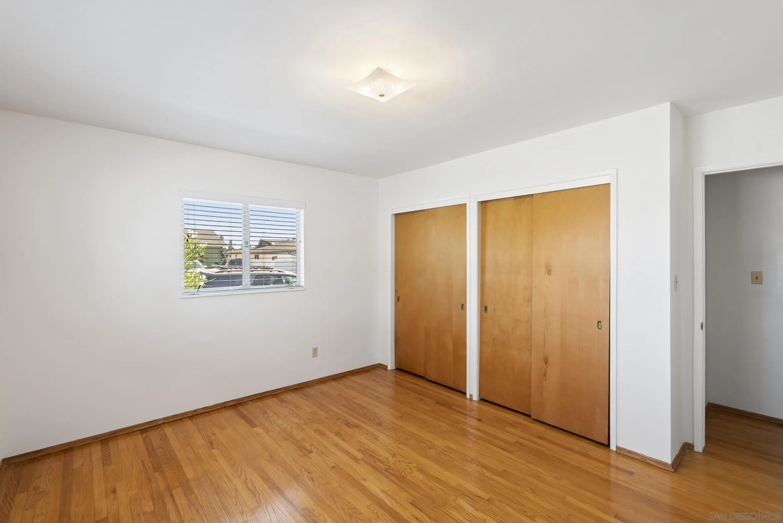https://cdn.realtyfeed.com/cdn/127/260018177/816ea42d68b5b72190f84845e1c750da.webp