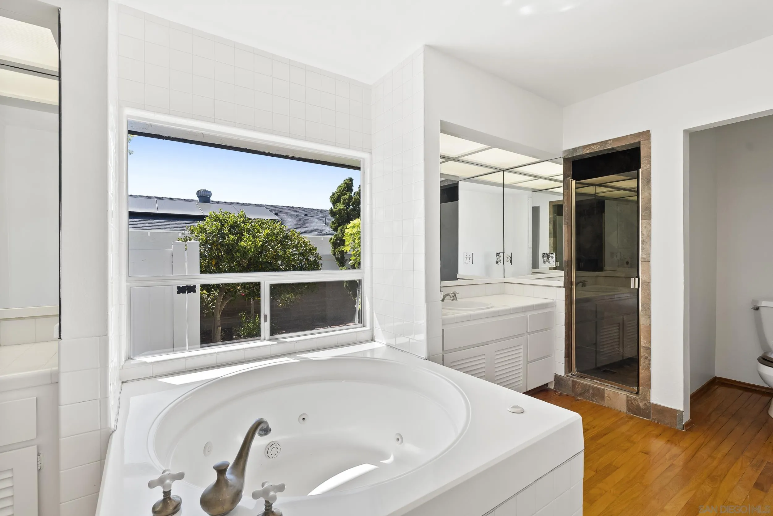 https://cdn.realtyfeed.com/cdn/127/260018177/99ef767243fb49537cd0c51046f7d579.webp