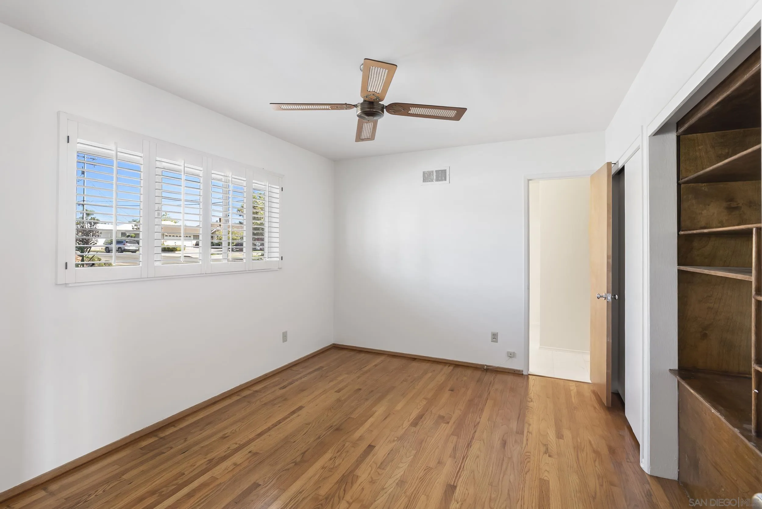 https://cdn.realtyfeed.com/cdn/127/260018177/c8025197c72496c36678a8e2686d42b8.webp