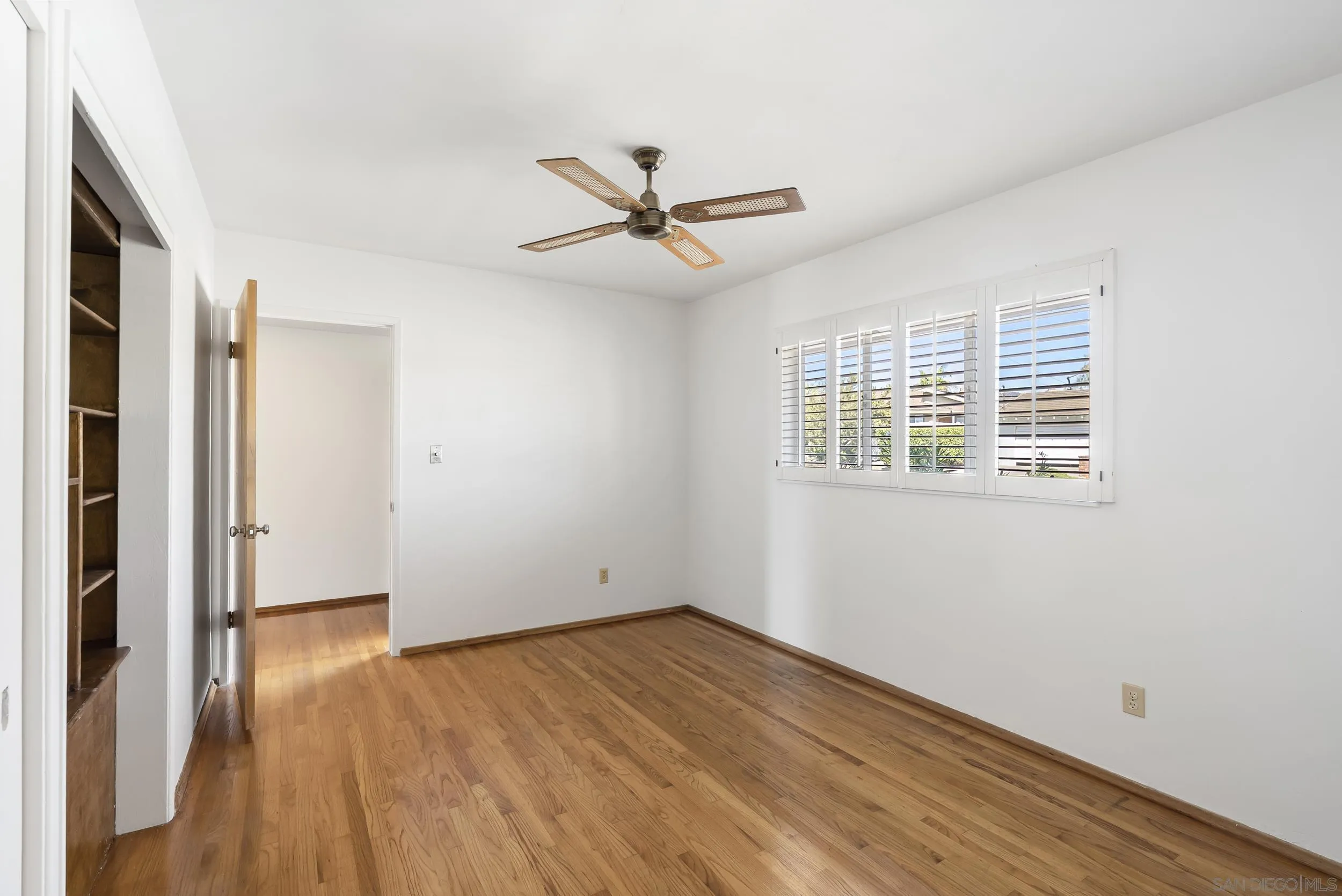 https://cdn.realtyfeed.com/cdn/127/260018177/d6816ff28c9c62370e69cf7436c89ab4.webp